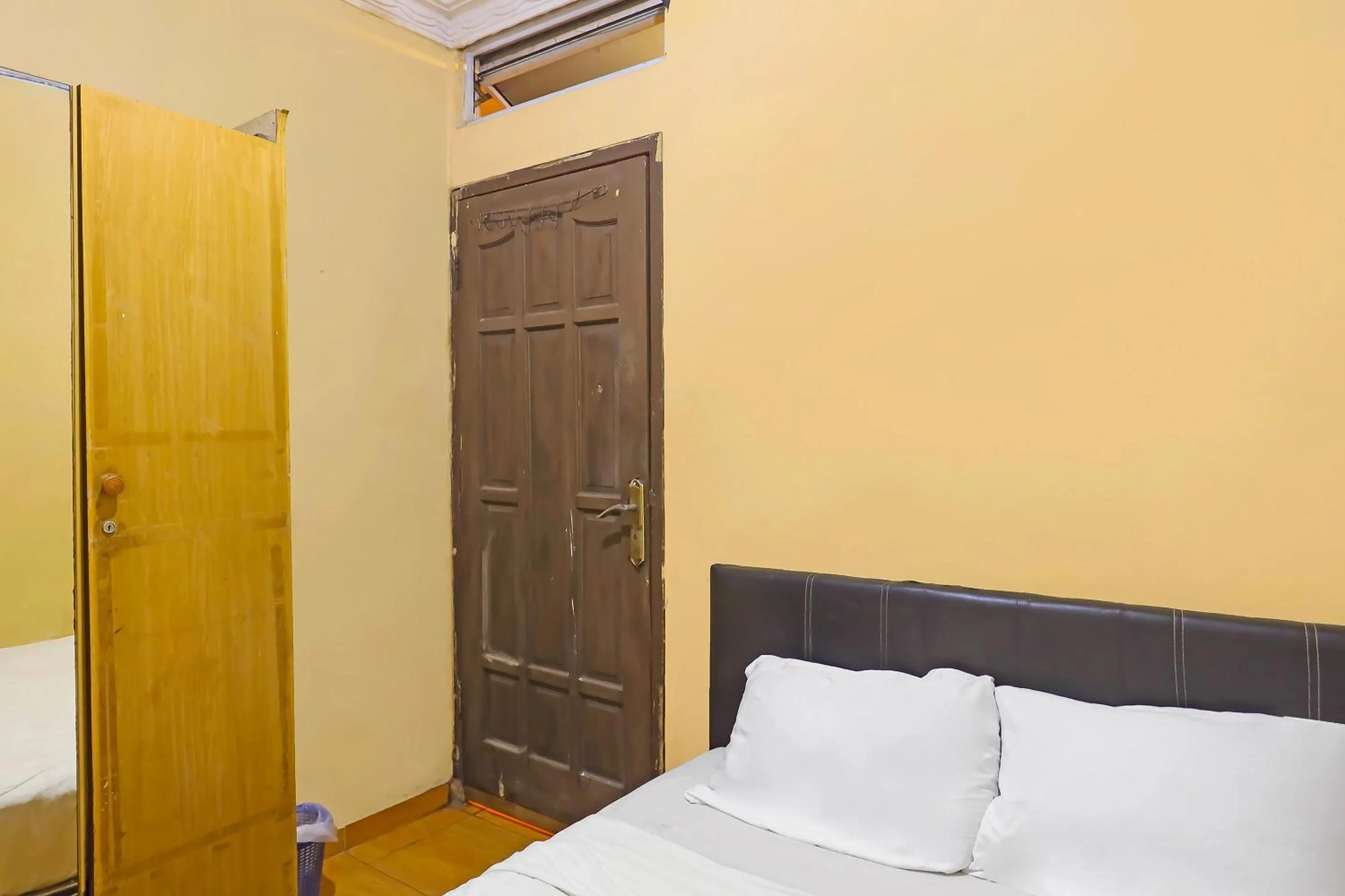 Bedroom, Bed in SPOT ON 92569 Anto Homestay SyariahNearPelabuhan Feri Harbor Bay