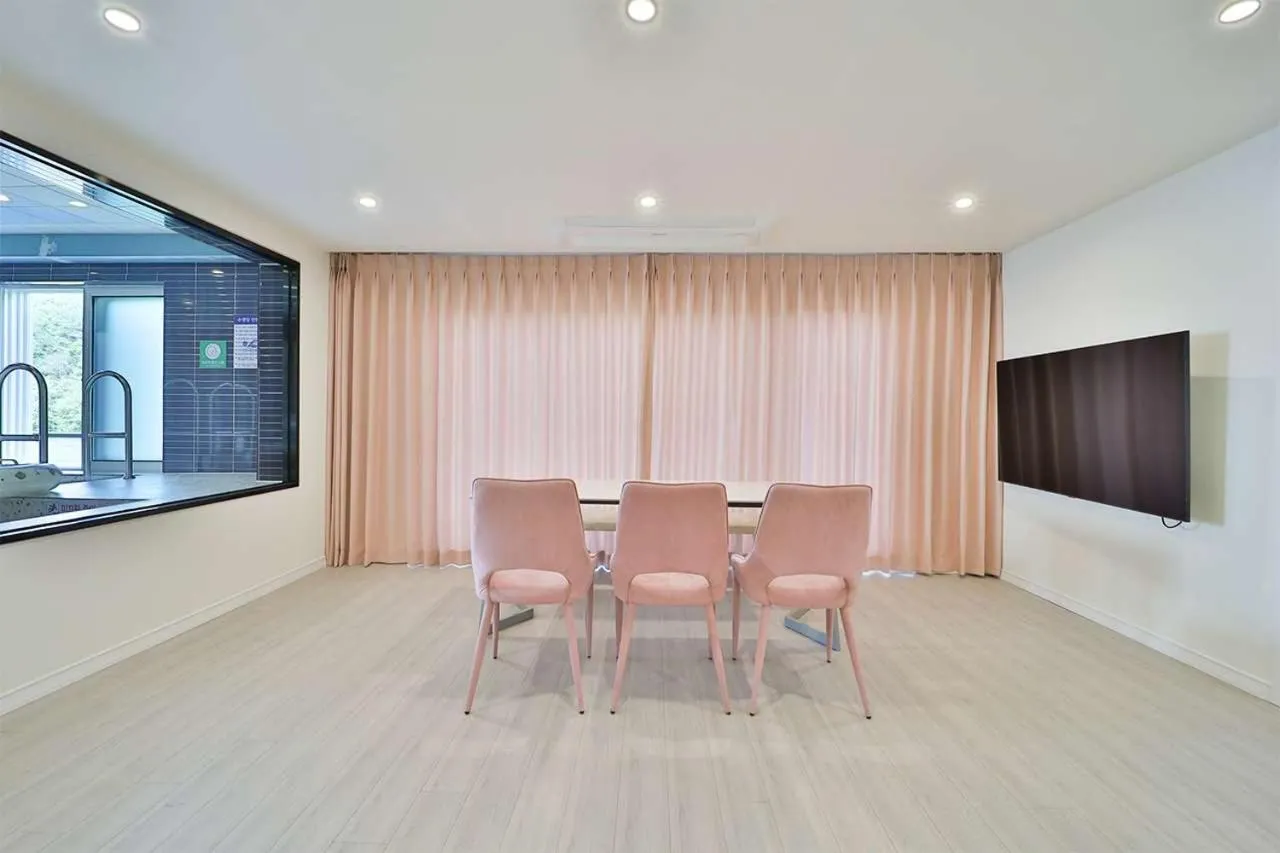 Seating area in Doan Kids Hotel Yangsan