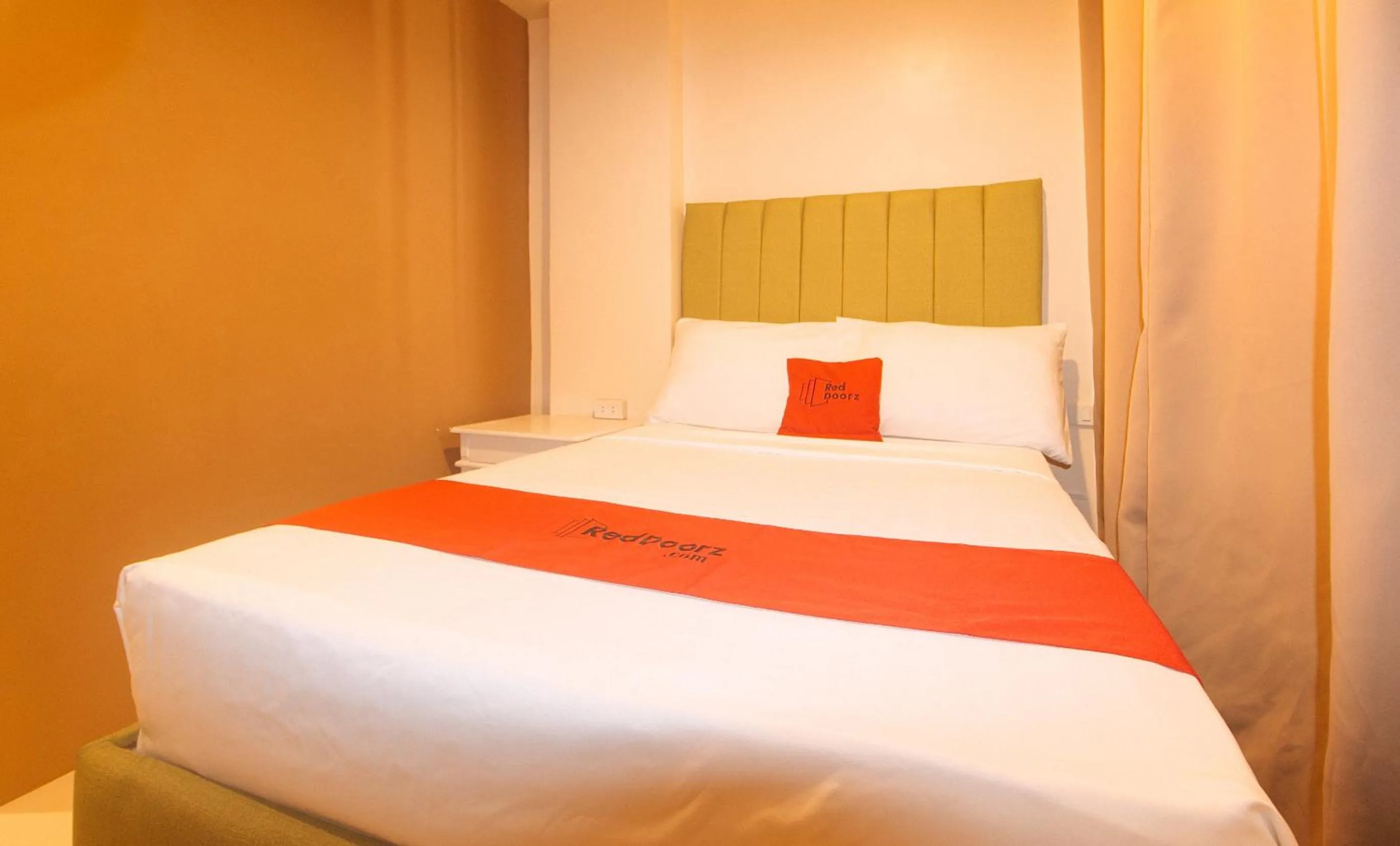 Bed in RedDoorz @ Benelio Suites Pavia Iloilo