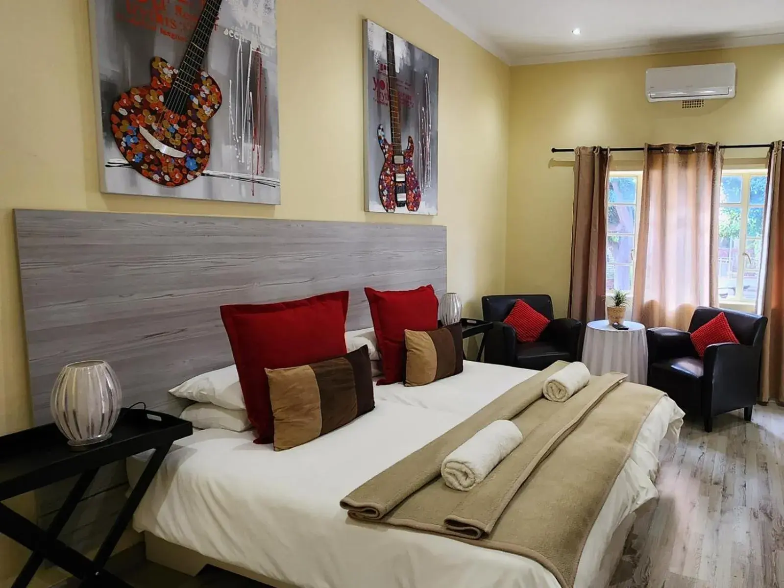 Deluxe Double or Twin Room in Pofadder Hotel by Country Hotels Deluxe Double or Twin Room in Pofadder Hotel by Country Hotels