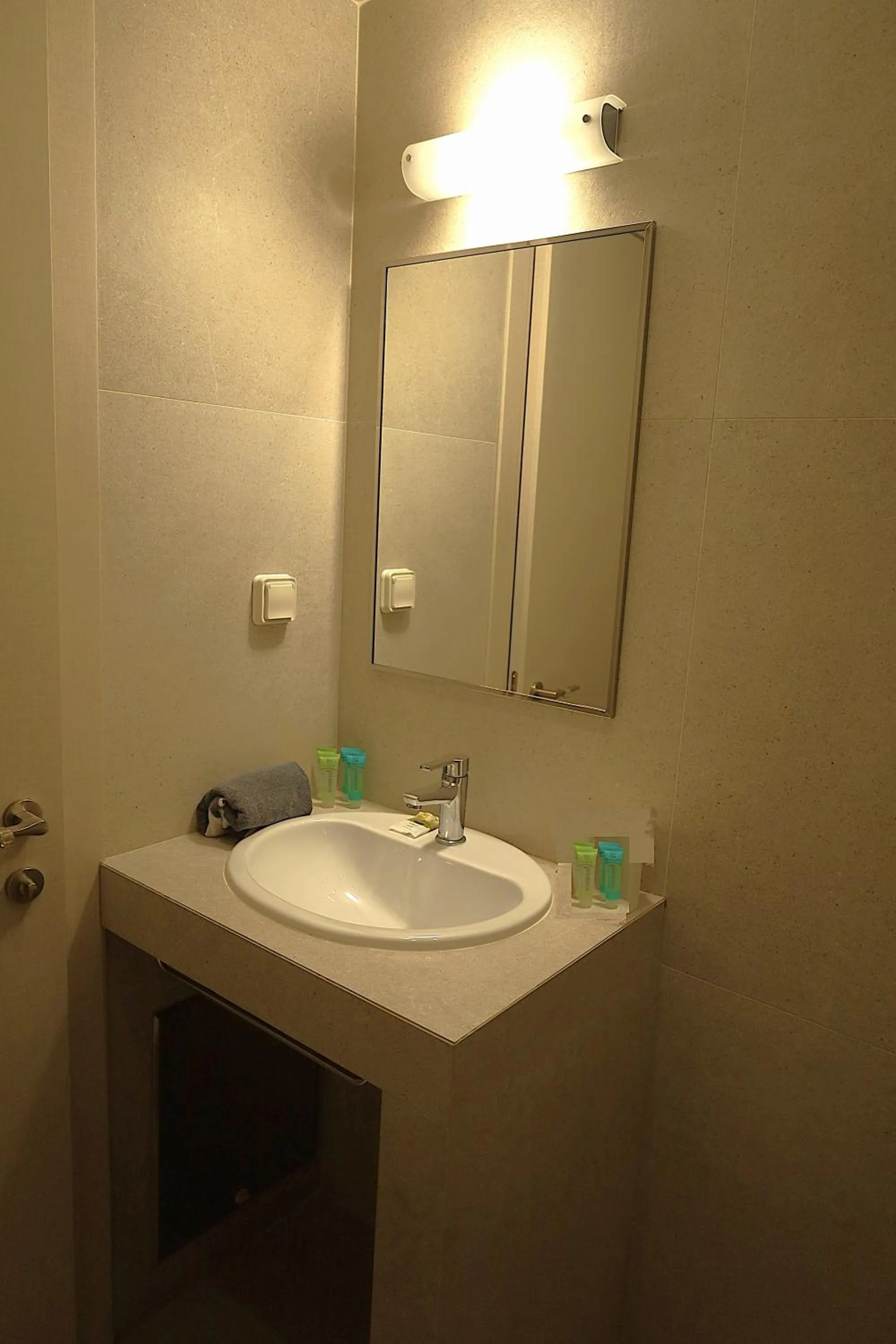 Bathroom in Toumba apartments
