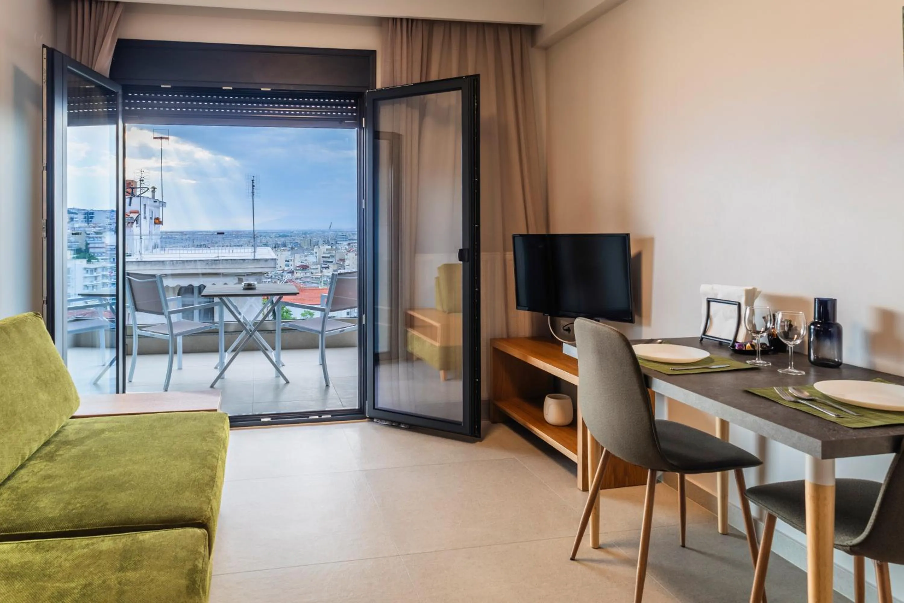 TV and multimedia in Toumba apartments