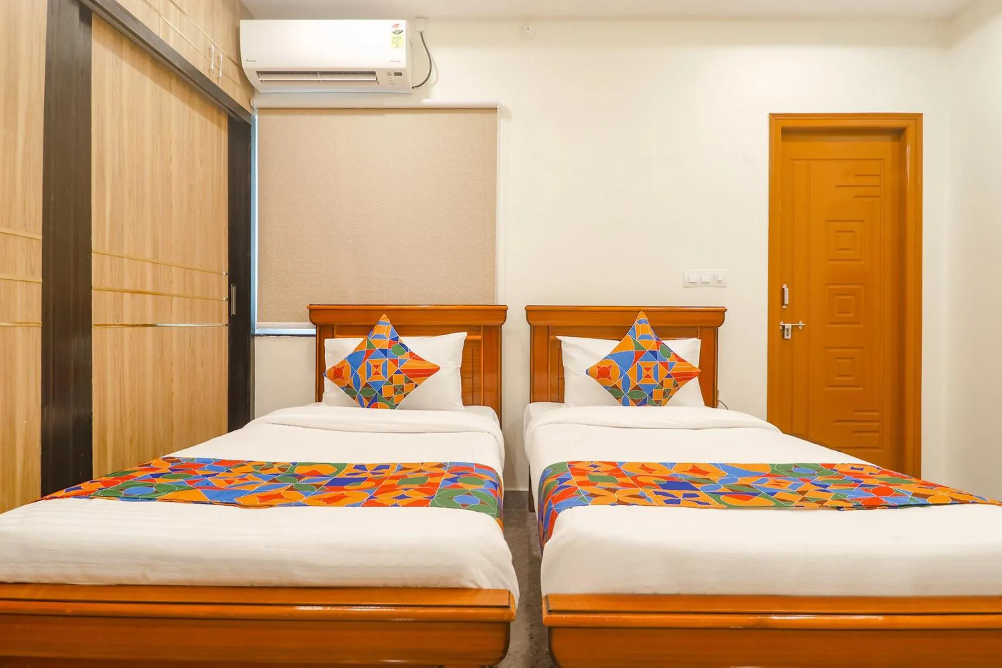 Bed in Via RS Living - Nr TCS Deccan Park, Hitech City