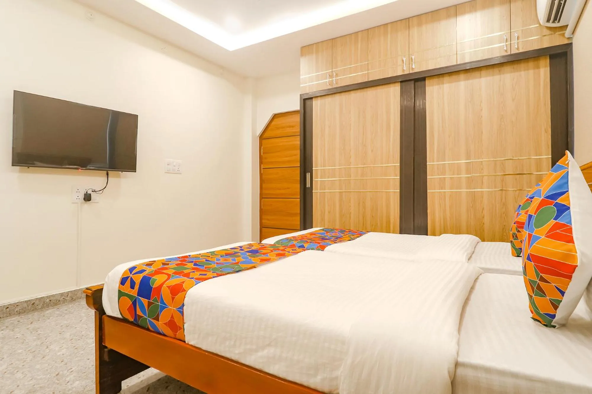Bed in Via RS Living - Nr TCS Deccan Park, Hitech City