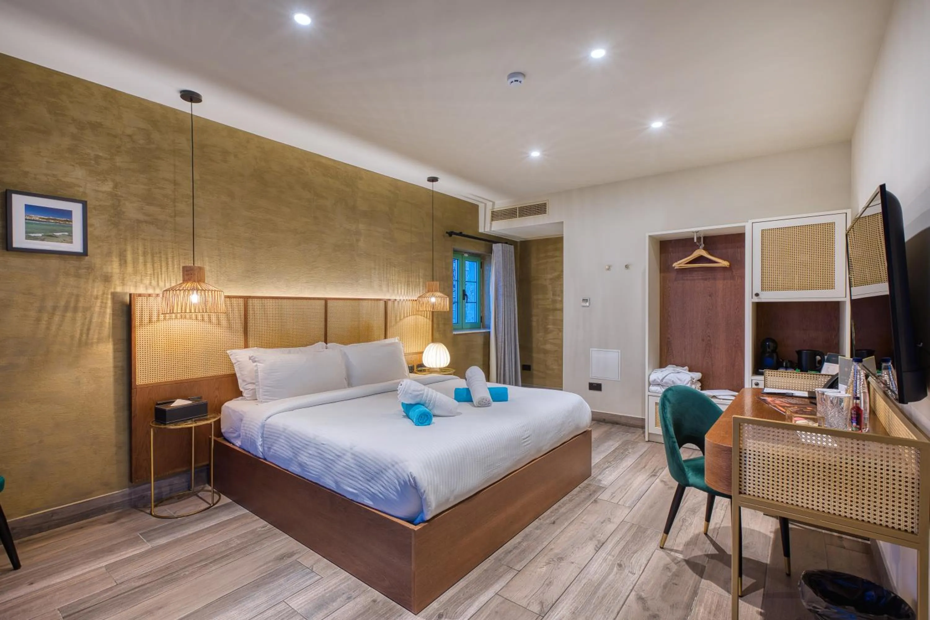 Photo of the whole room, Bed in DOMS Boutique Living