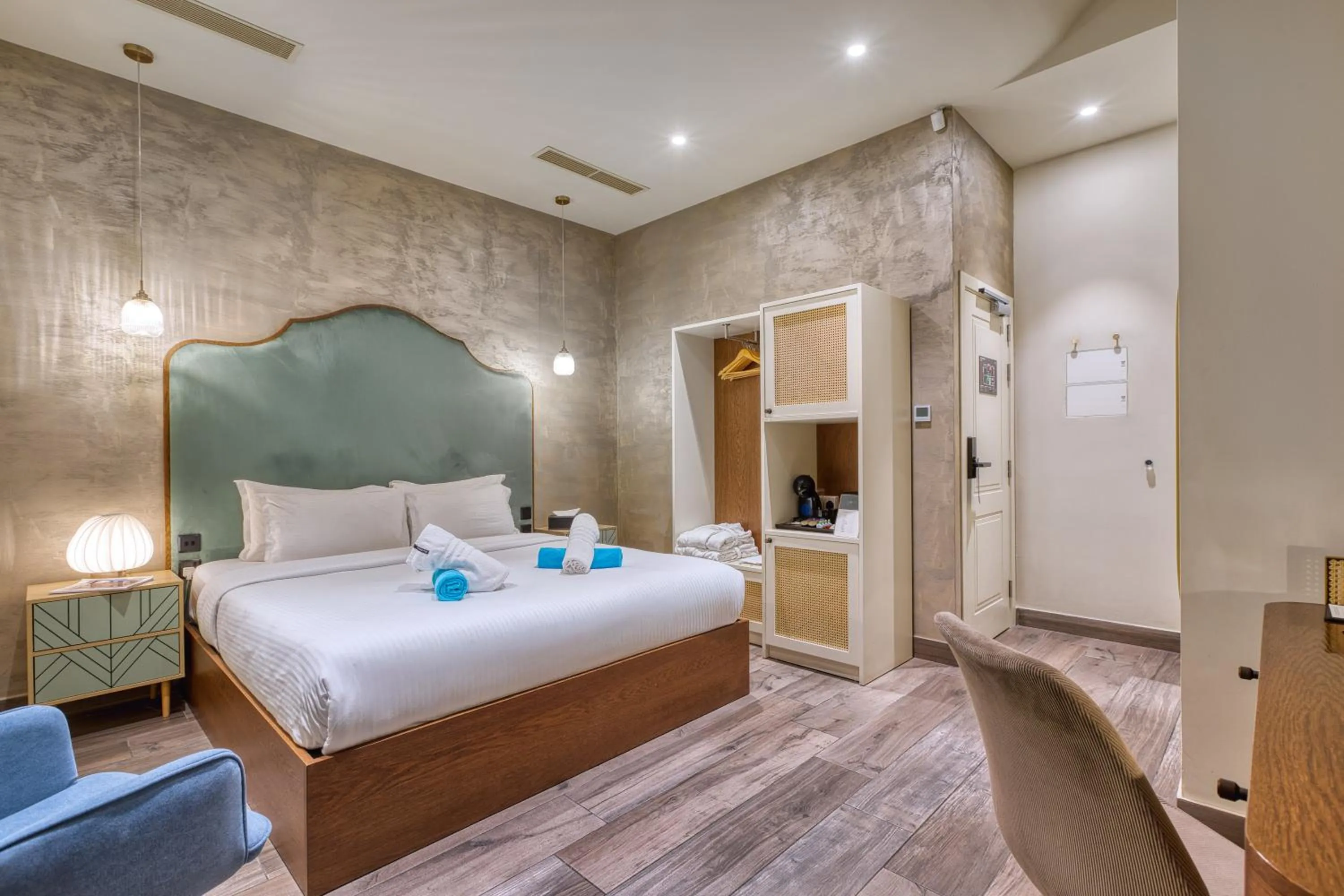 Photo of the whole room, Bed in DOMS Boutique Living