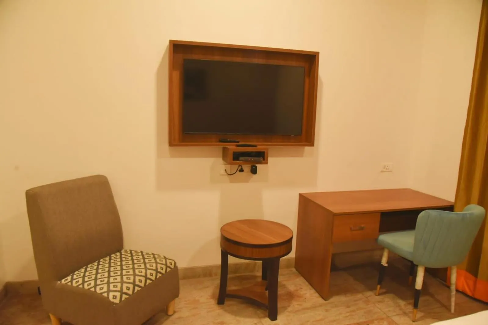 TV and multimedia in Southern Grand Kashi - Inside Kashi Vishwanath Temple Corridor