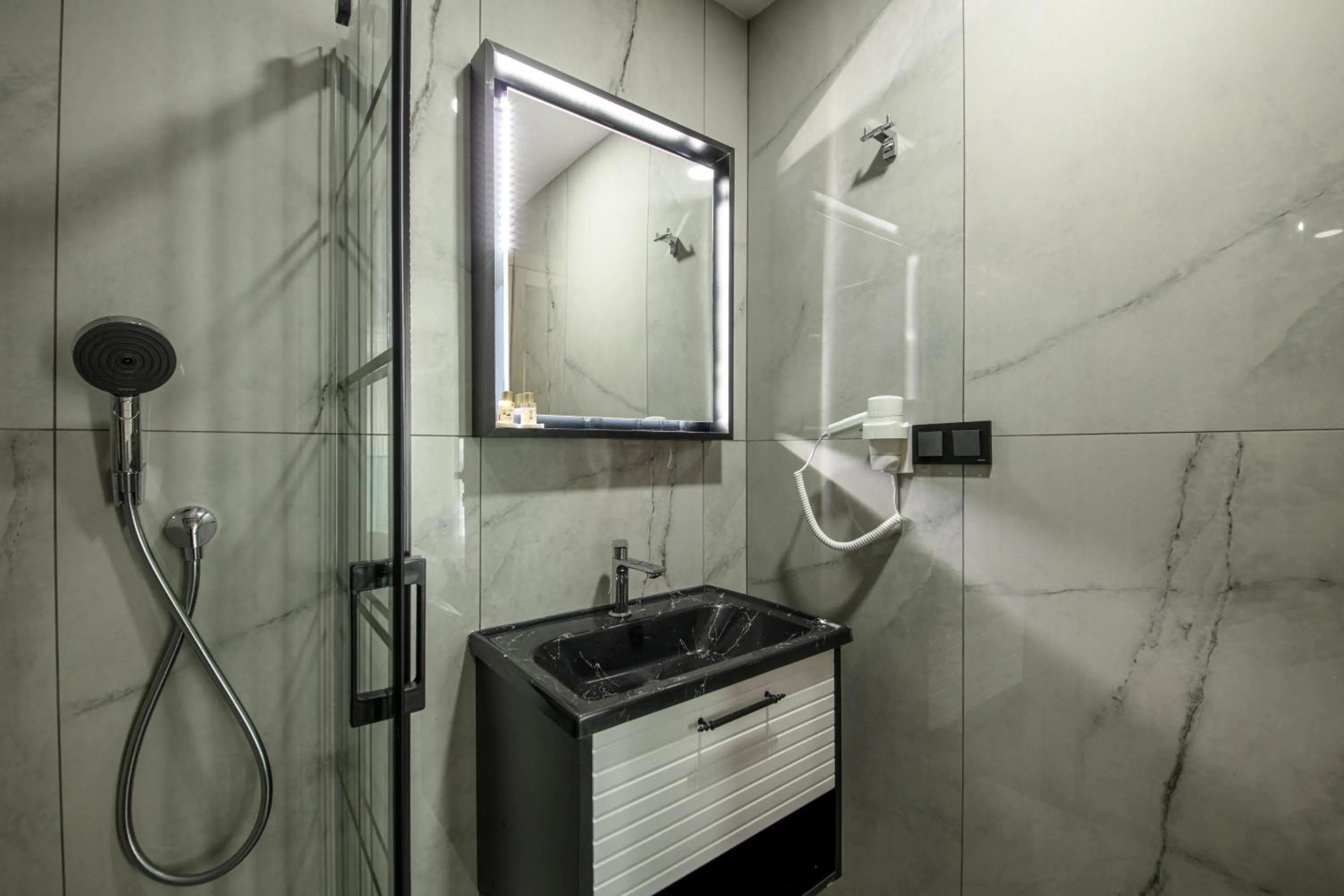 Shower in Air Barbaros Hotel Trabzon