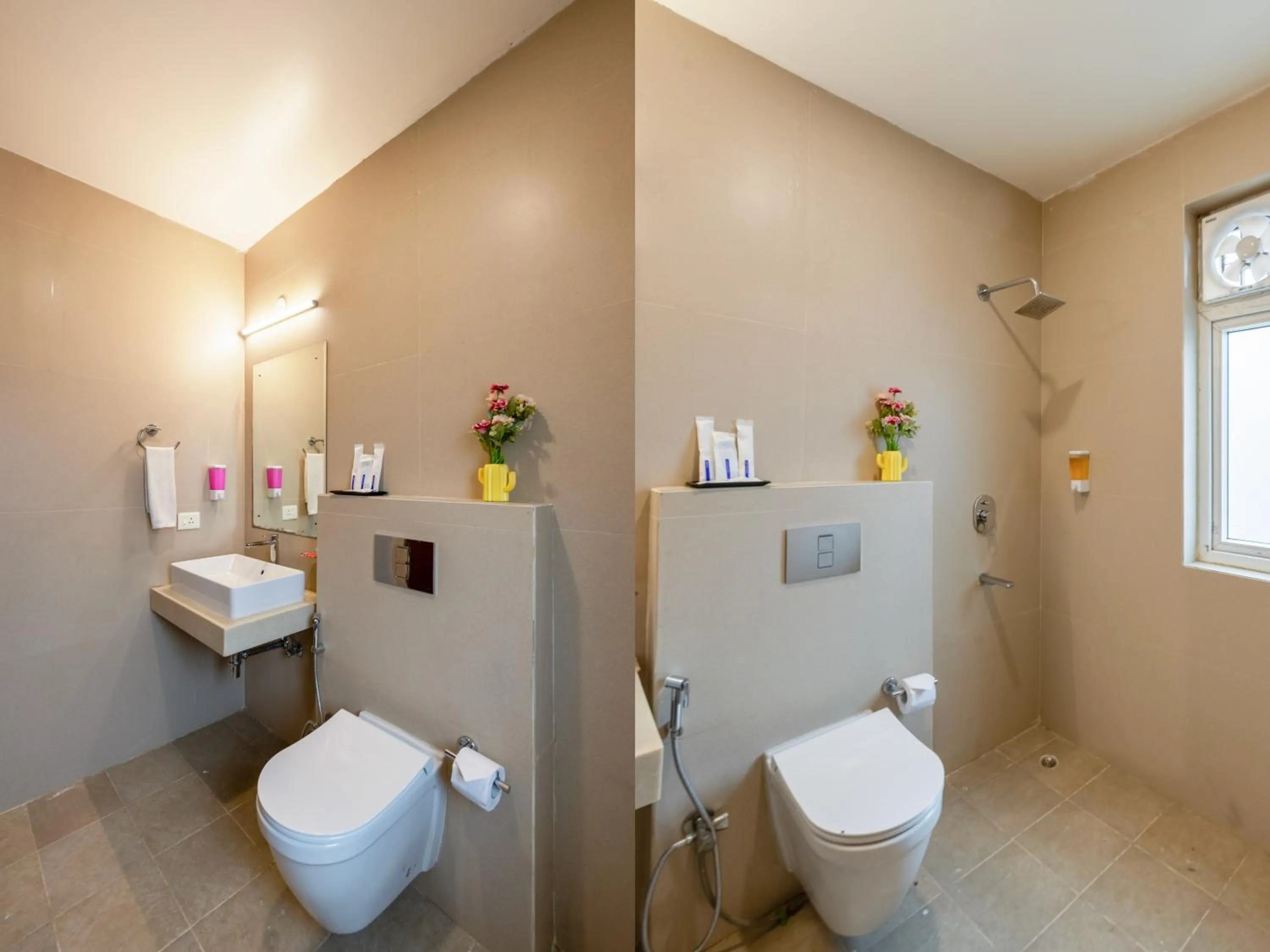 Toilet in Aadat Hotel Subhash Chowk Gurgaon