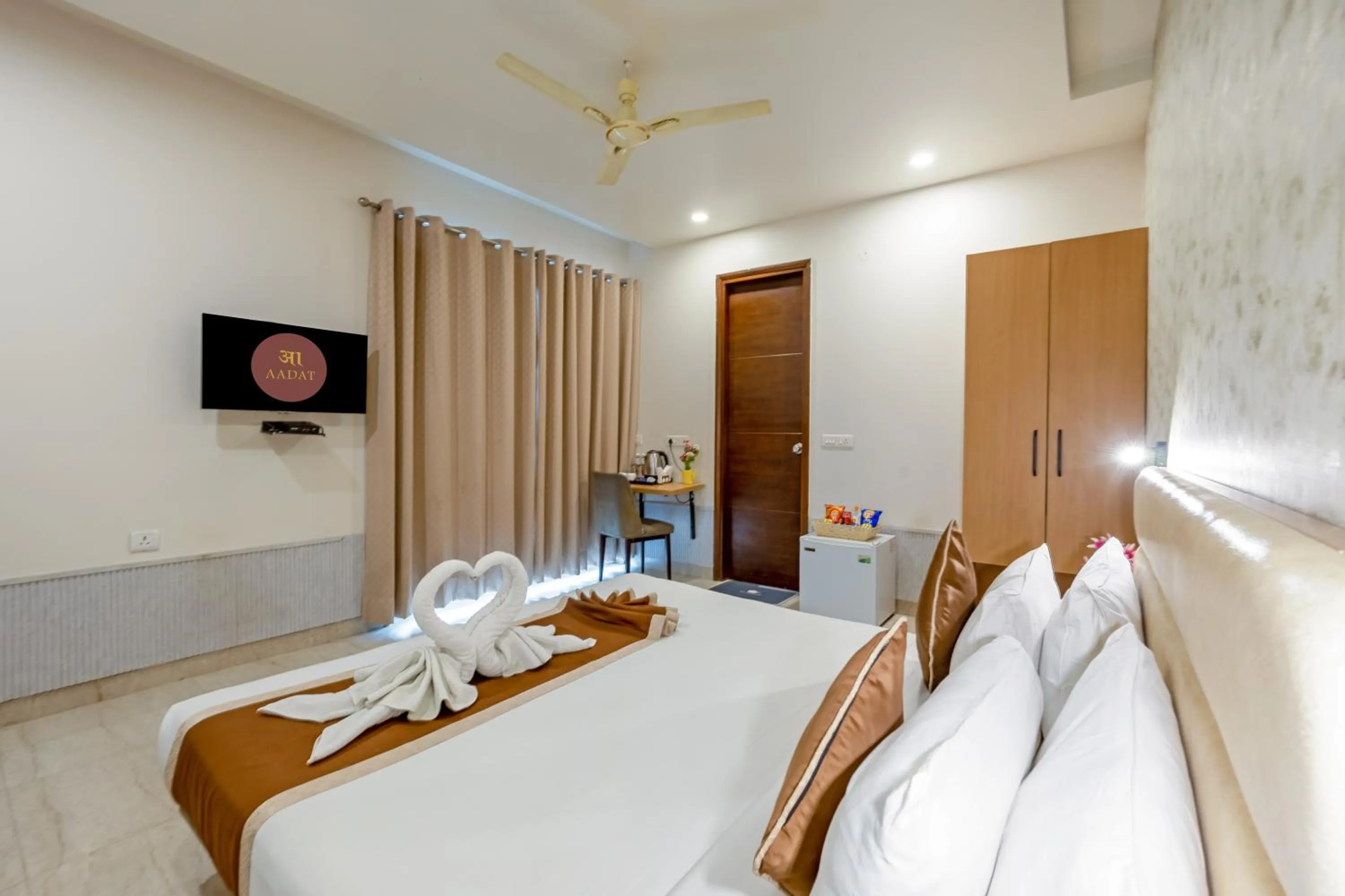 Photo of the whole room, Bed in Aadat Hotel Subhash Chowk Gurgaon