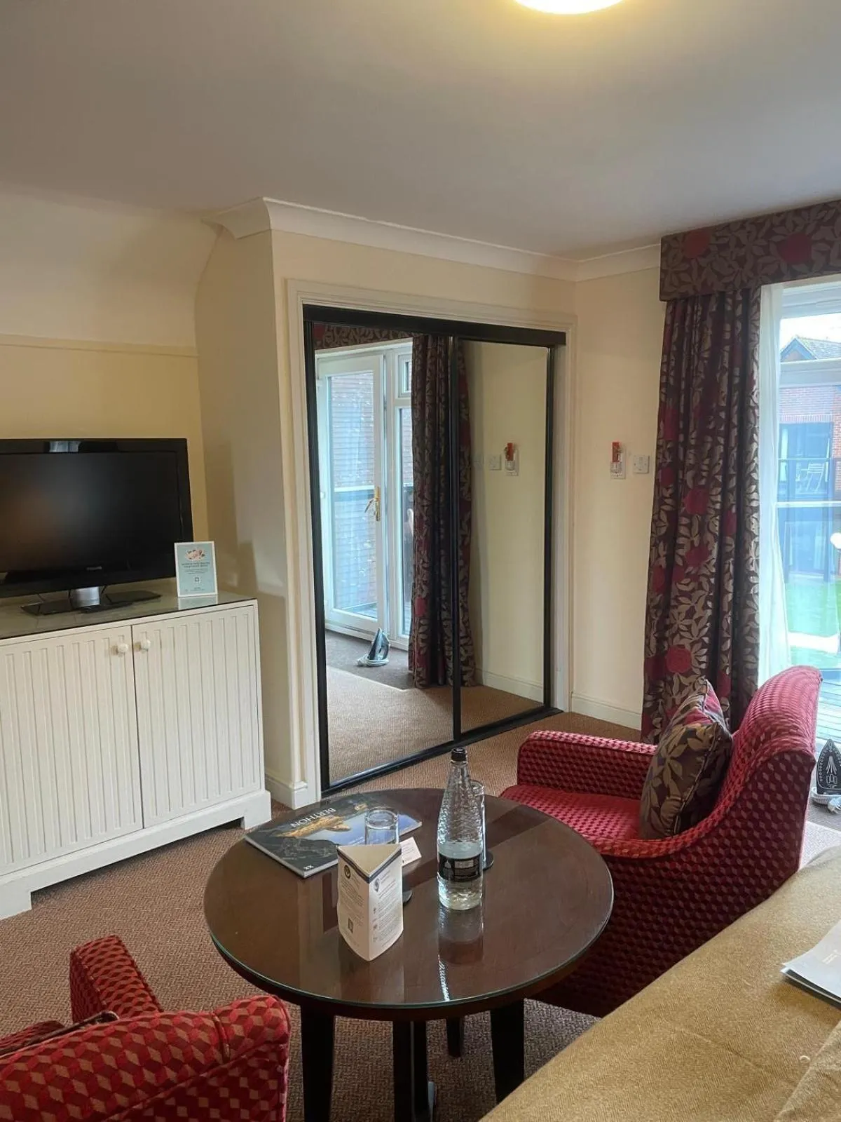 Bedroom in Elmers Court Hotel