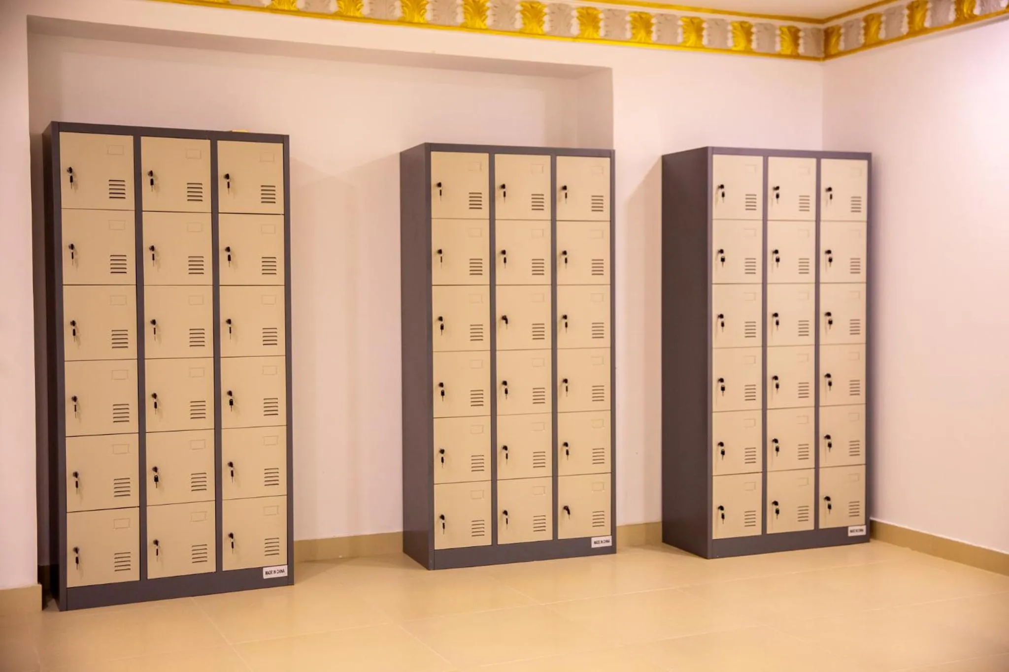 microwave in Guest House Hotel Apartments