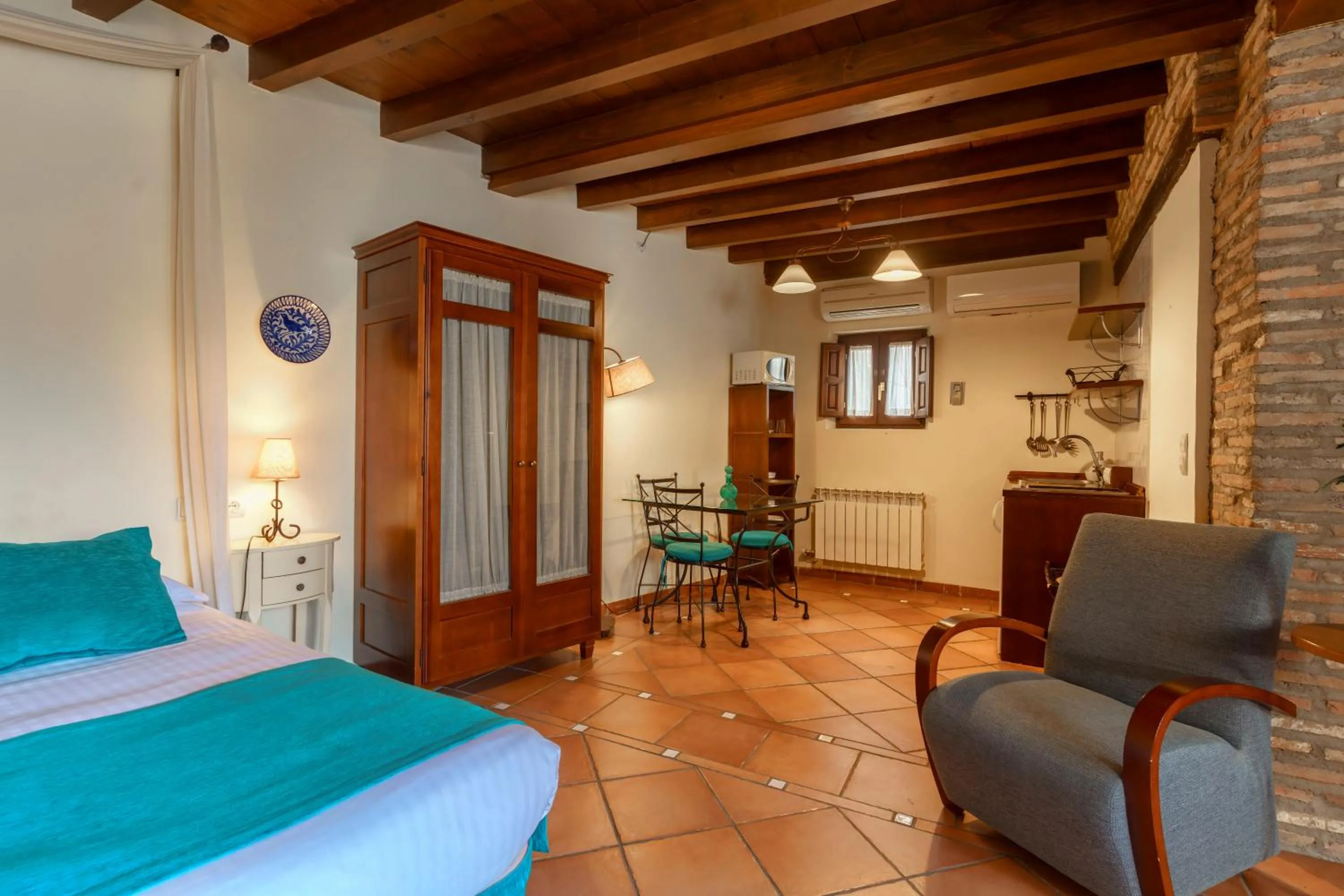 Seating area, Bed in Charminghomesgranada Terraza Albaicin