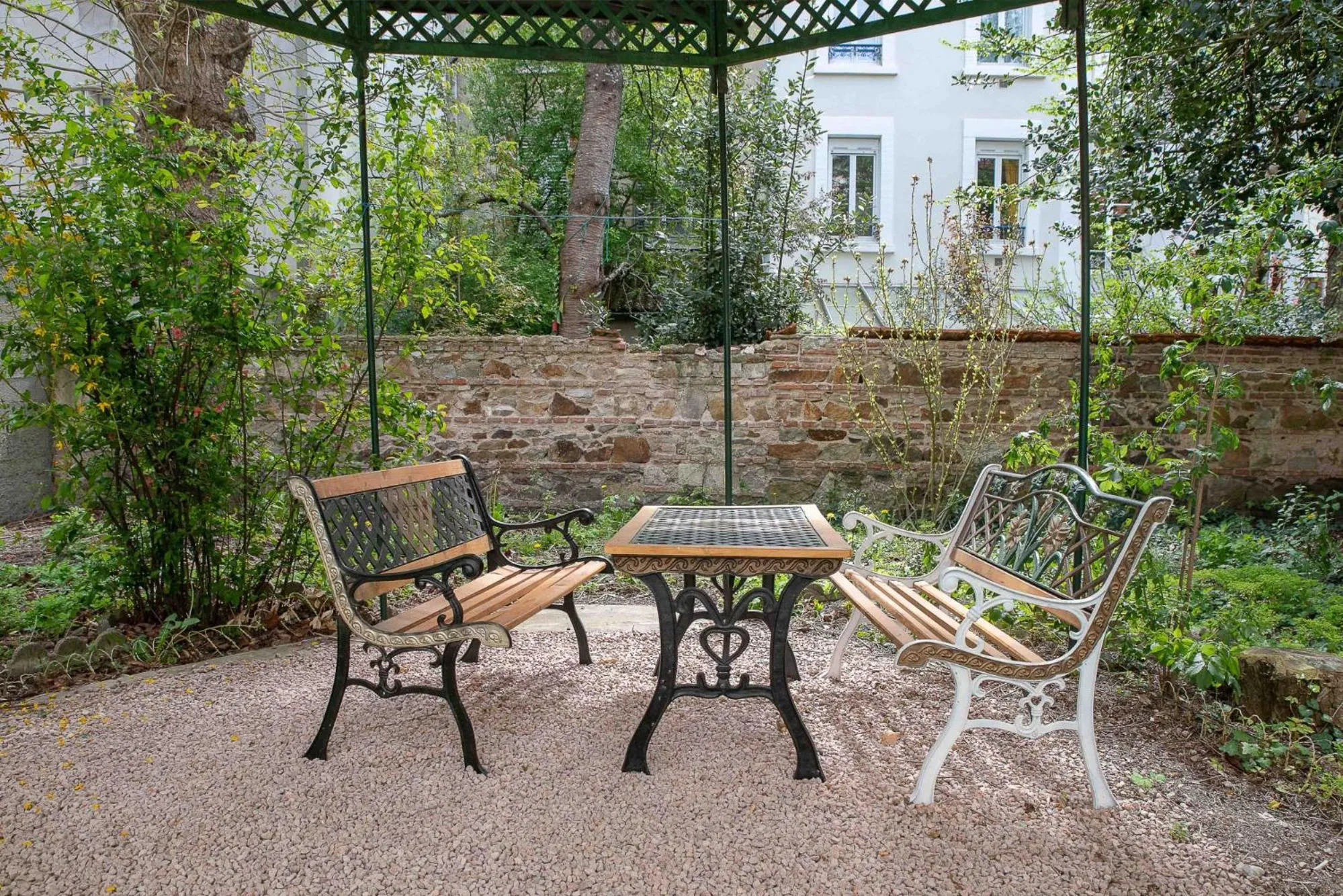 Garden in Résidence Bains Callou située face aux thermes