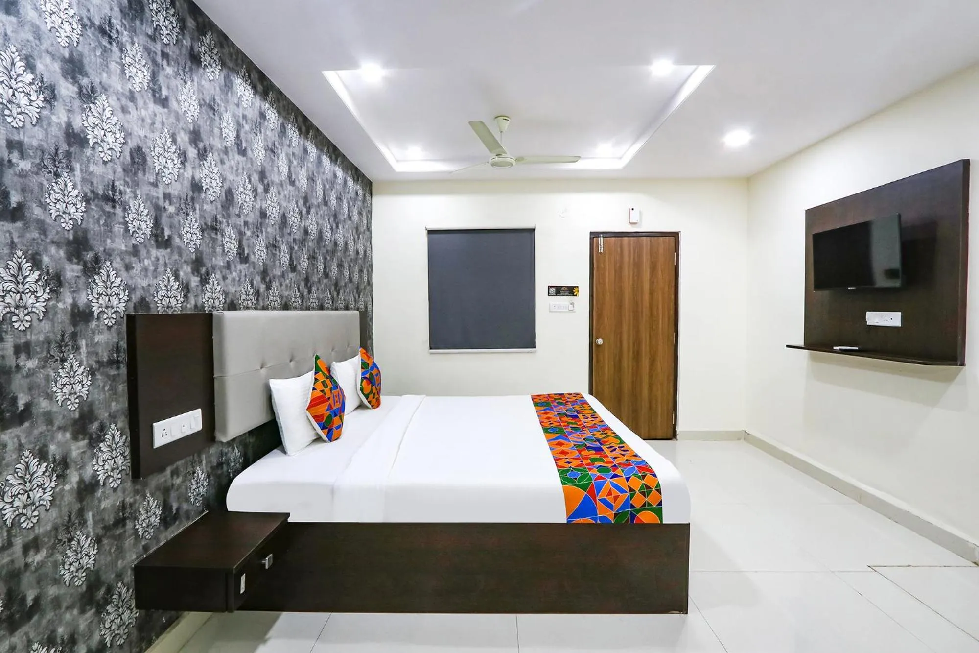 Bed in FabHotel Royal Signature - HITECH CITY