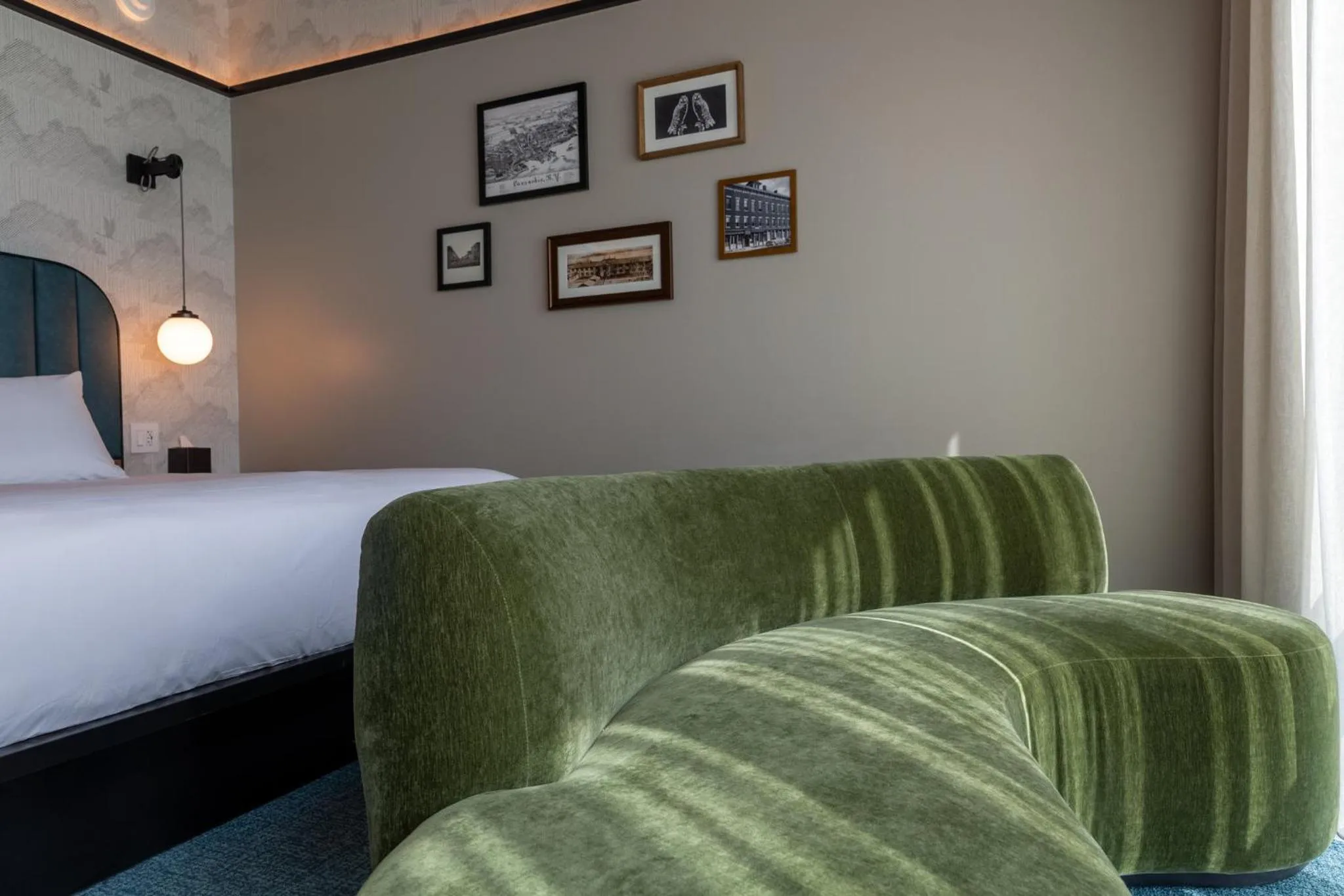 Photo of the whole room, Bed in voco James Newbury Hudson Valley by IHG