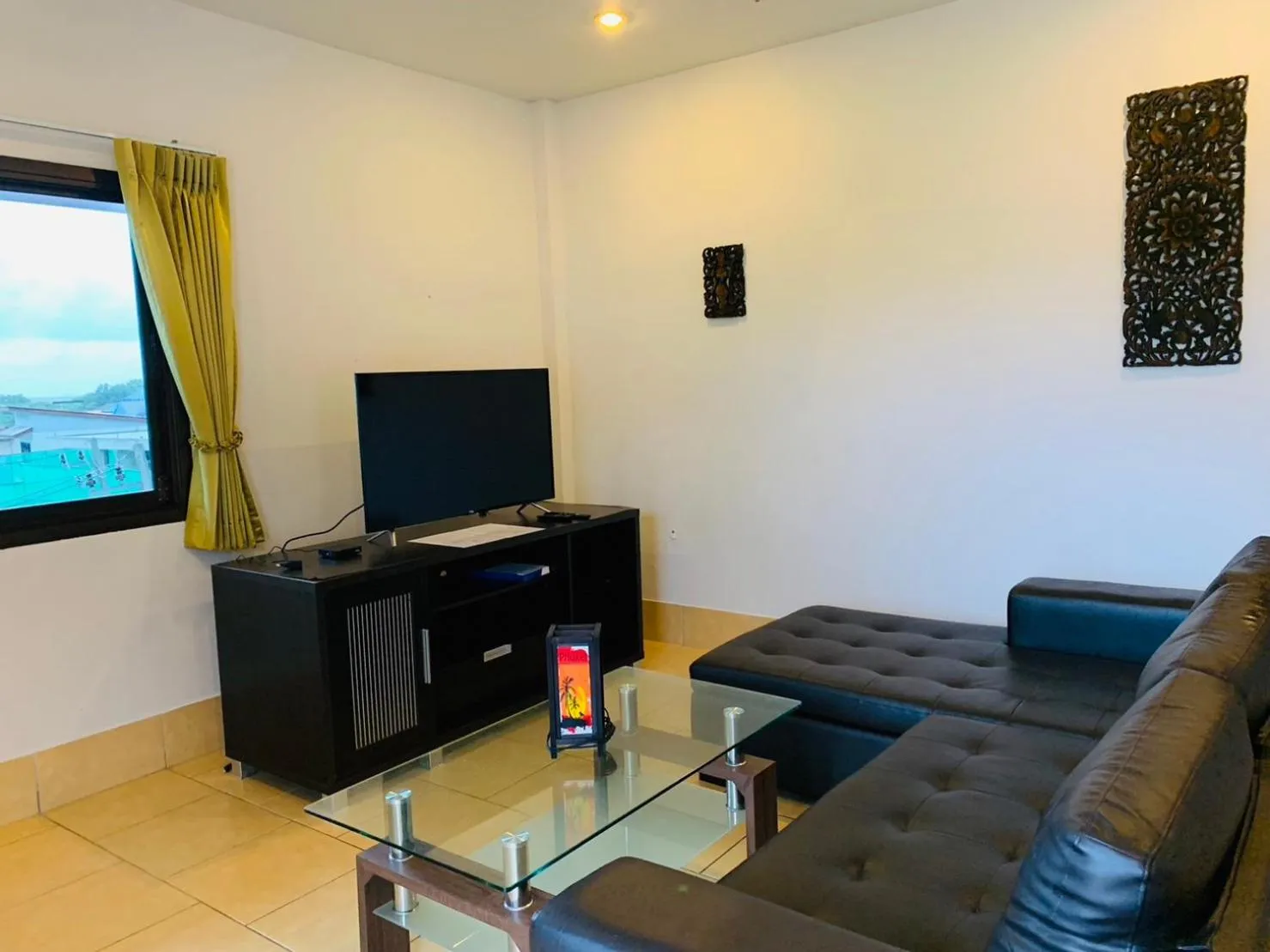 Evening entertainment in Scan House Apartment