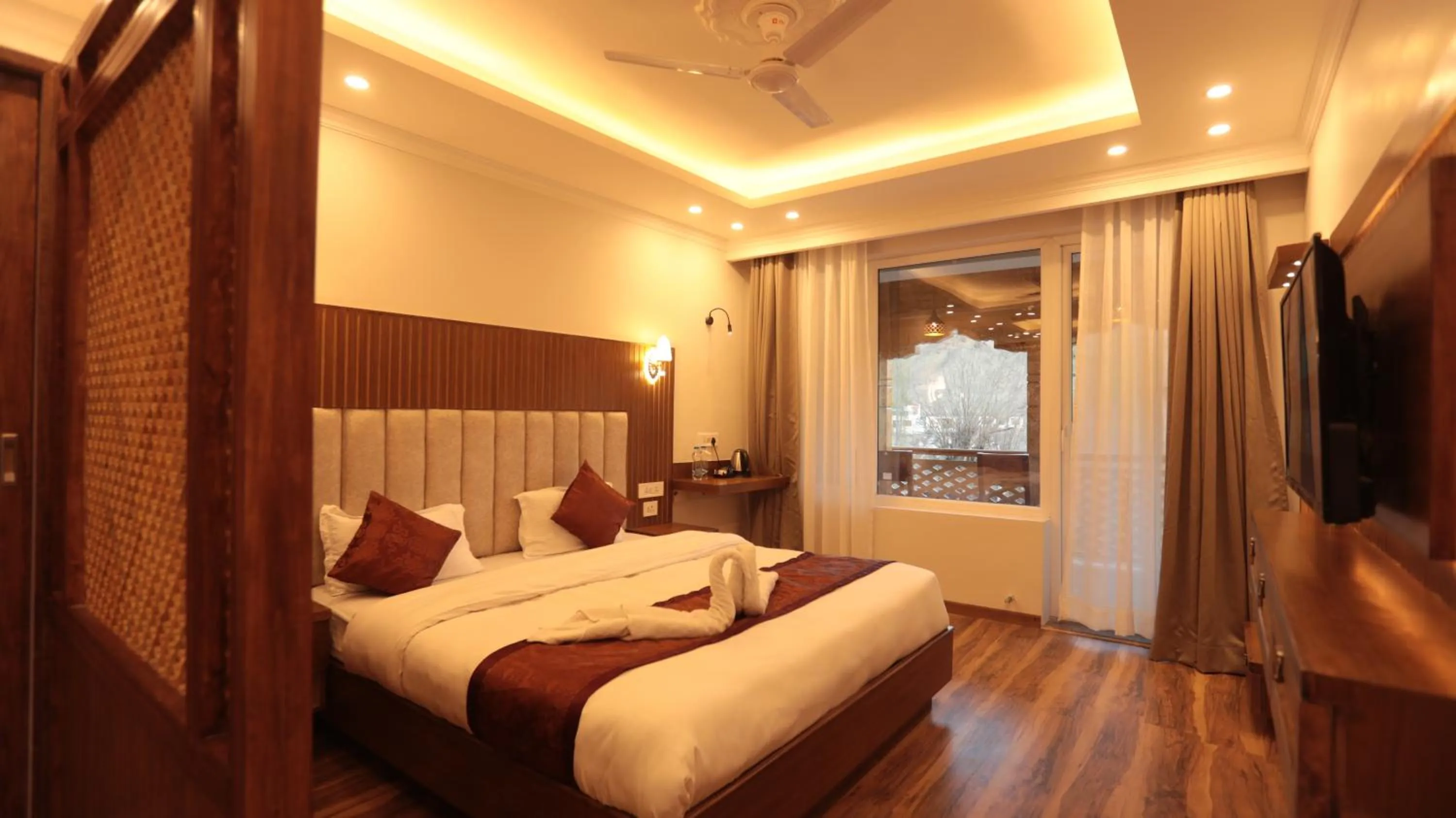 TV and multimedia, Bed in Hotel Youthok Heritage