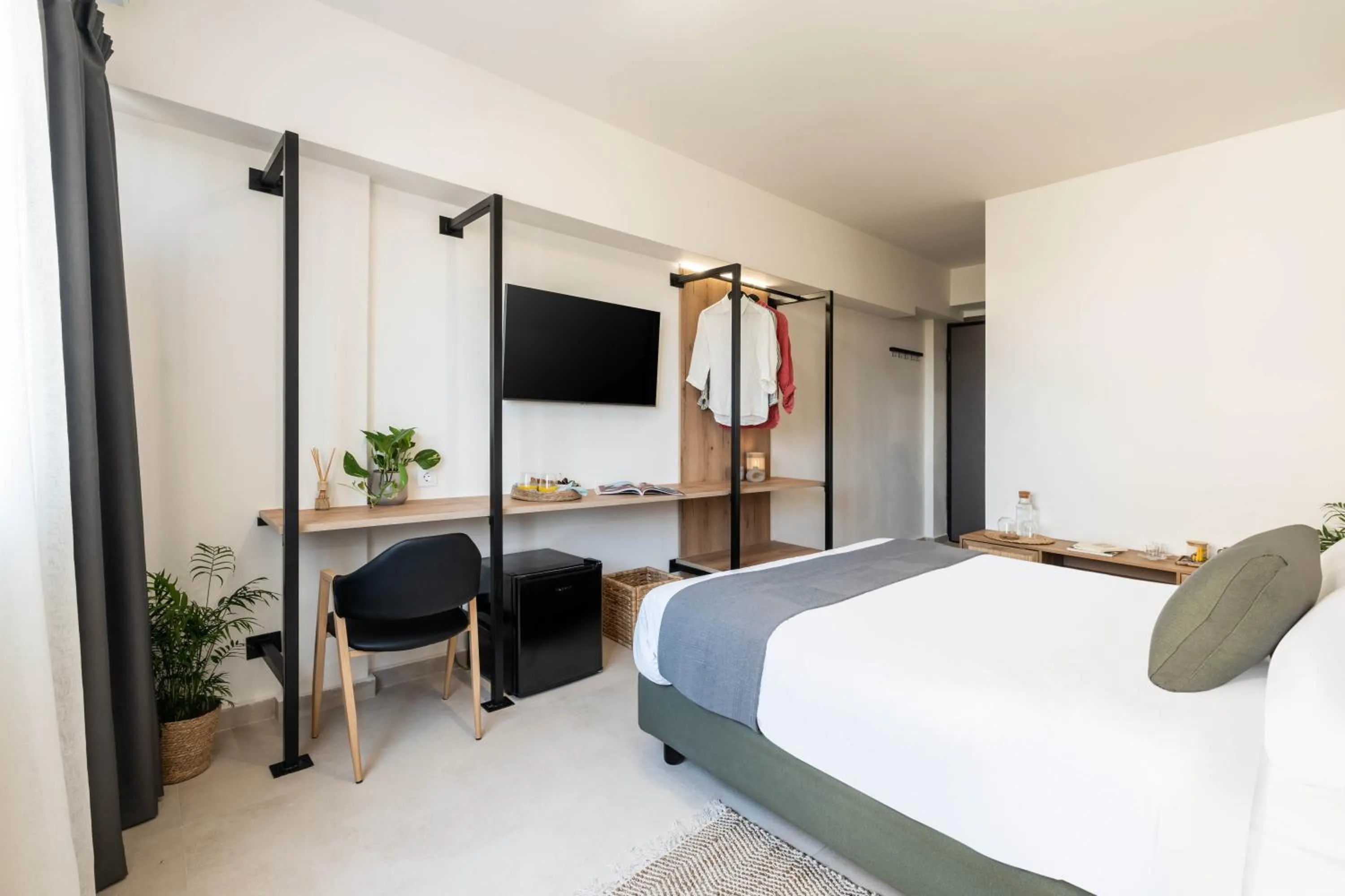 Photo of the whole room, Bed in KOYO Athens