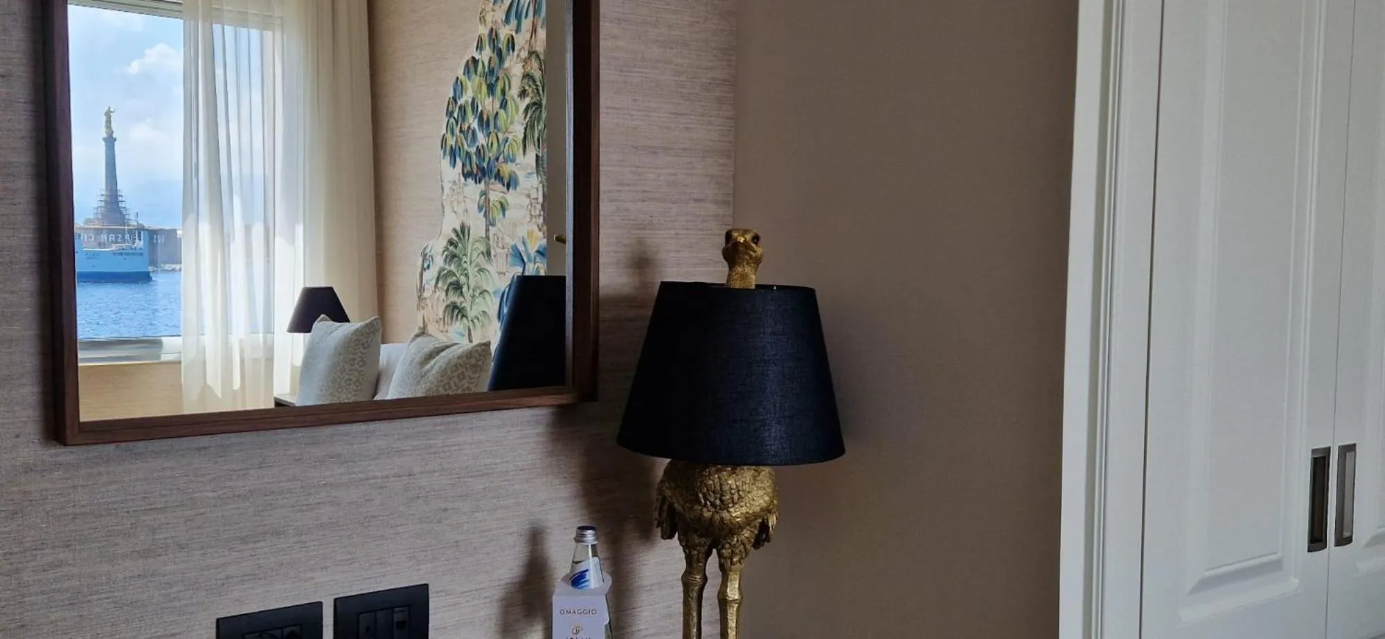 Decorative detail in Jolly Charme Suite