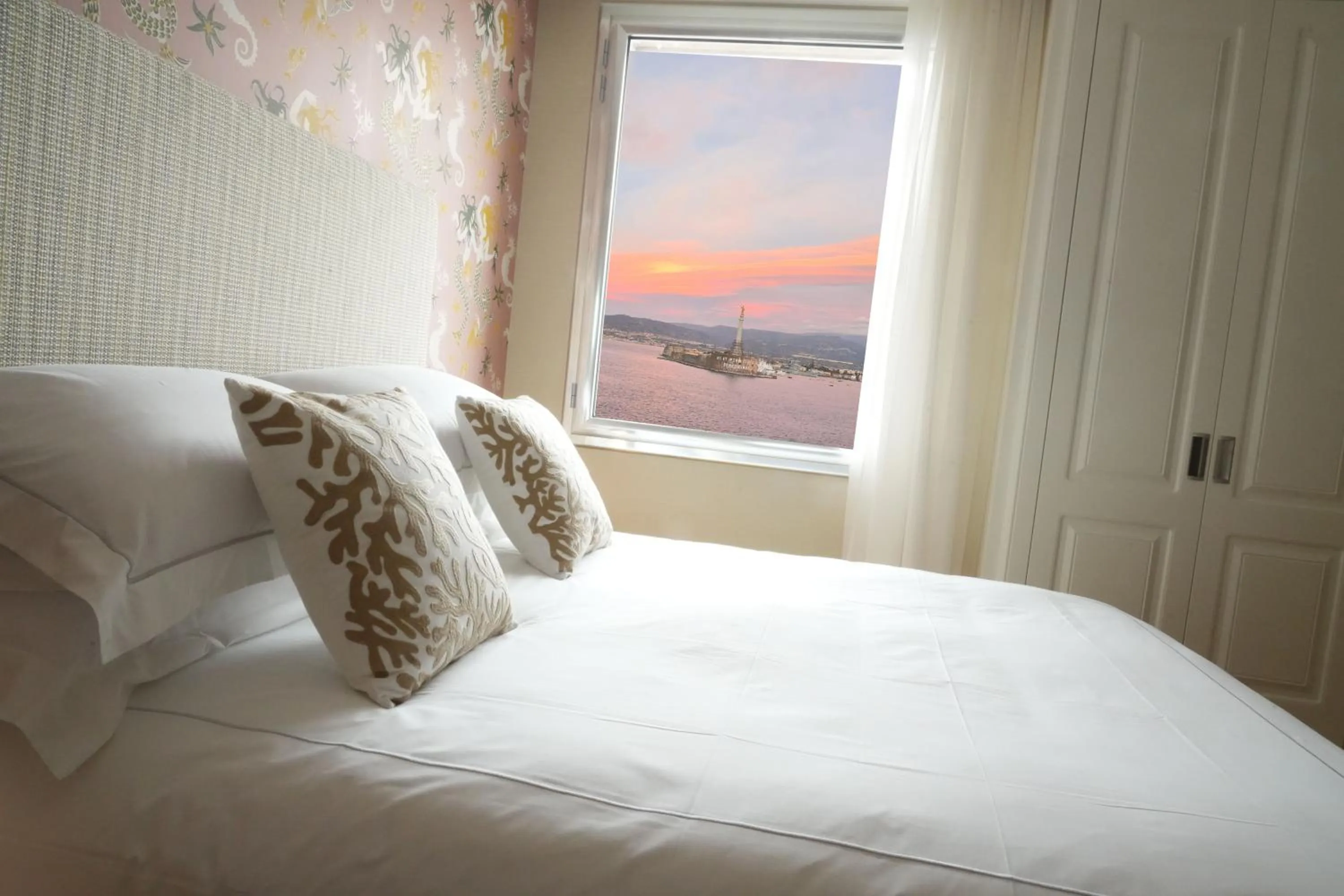 Bed in Jolly Charme Suite