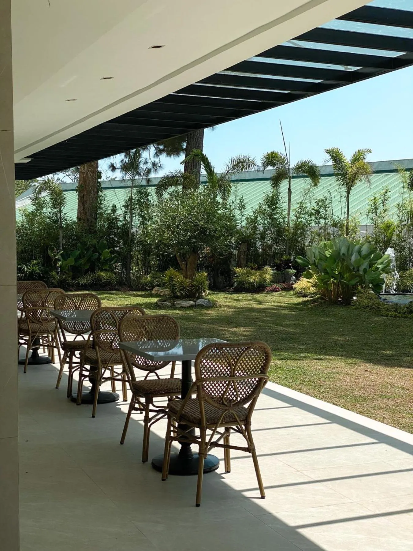 Restaurant/places to eat in The Plaza Garden Hotel and Residences