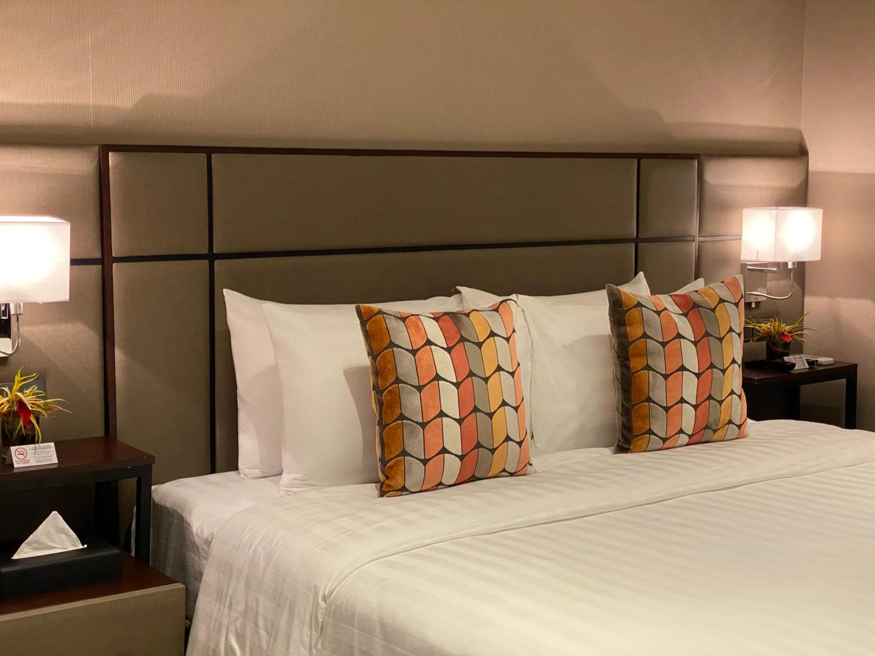 Bed in The Plaza Garden Hotel and Residences