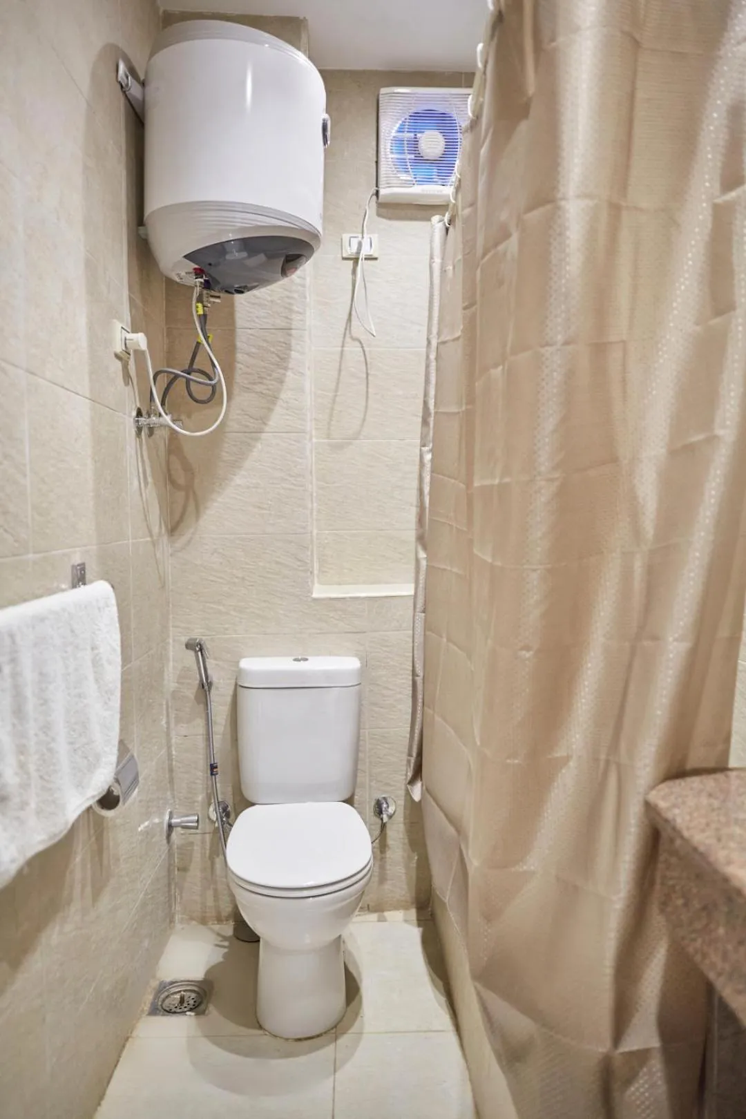 Shower in Grand Pyramid View Hotel