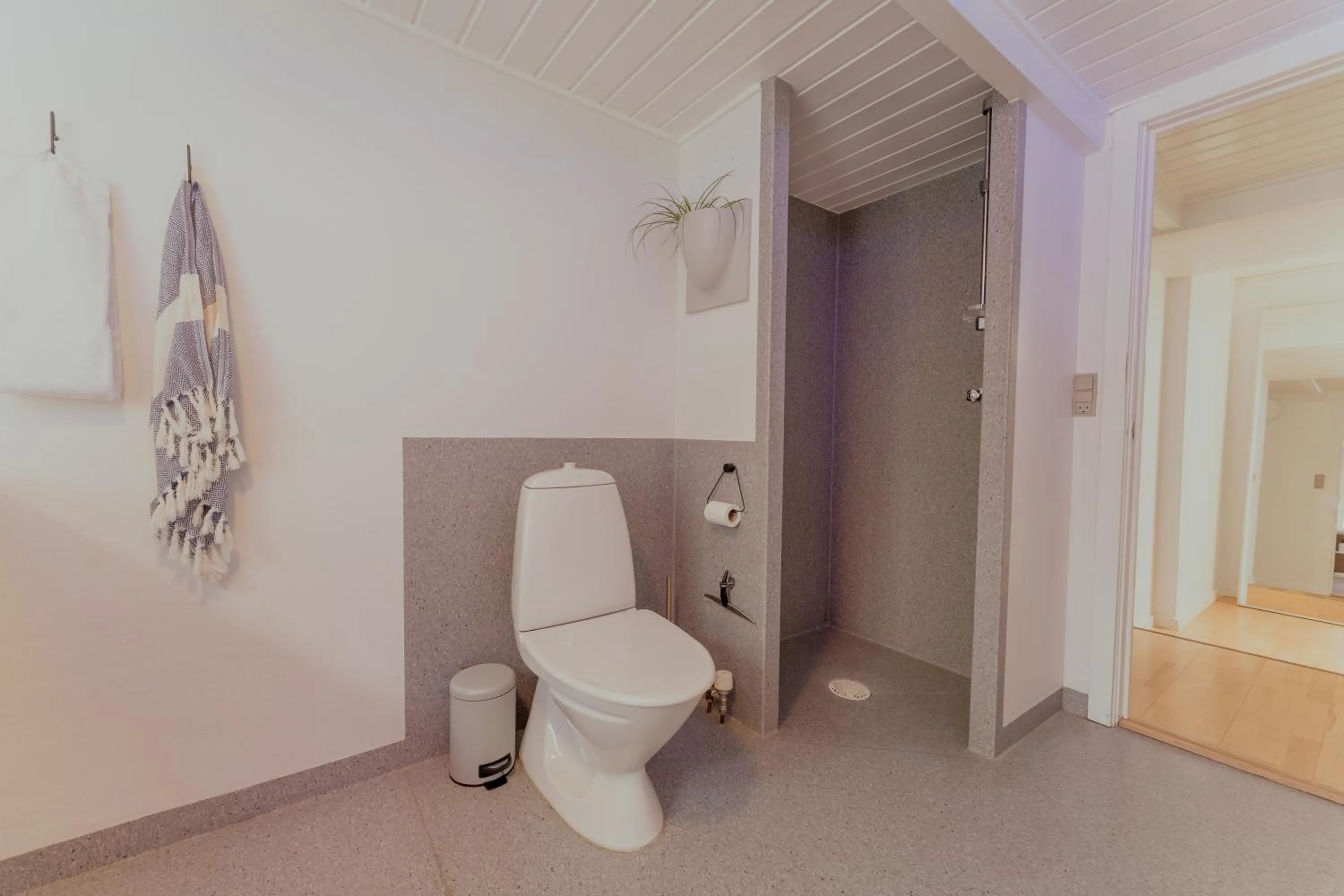Toilet in Harbour View / 2BR / City Centre
