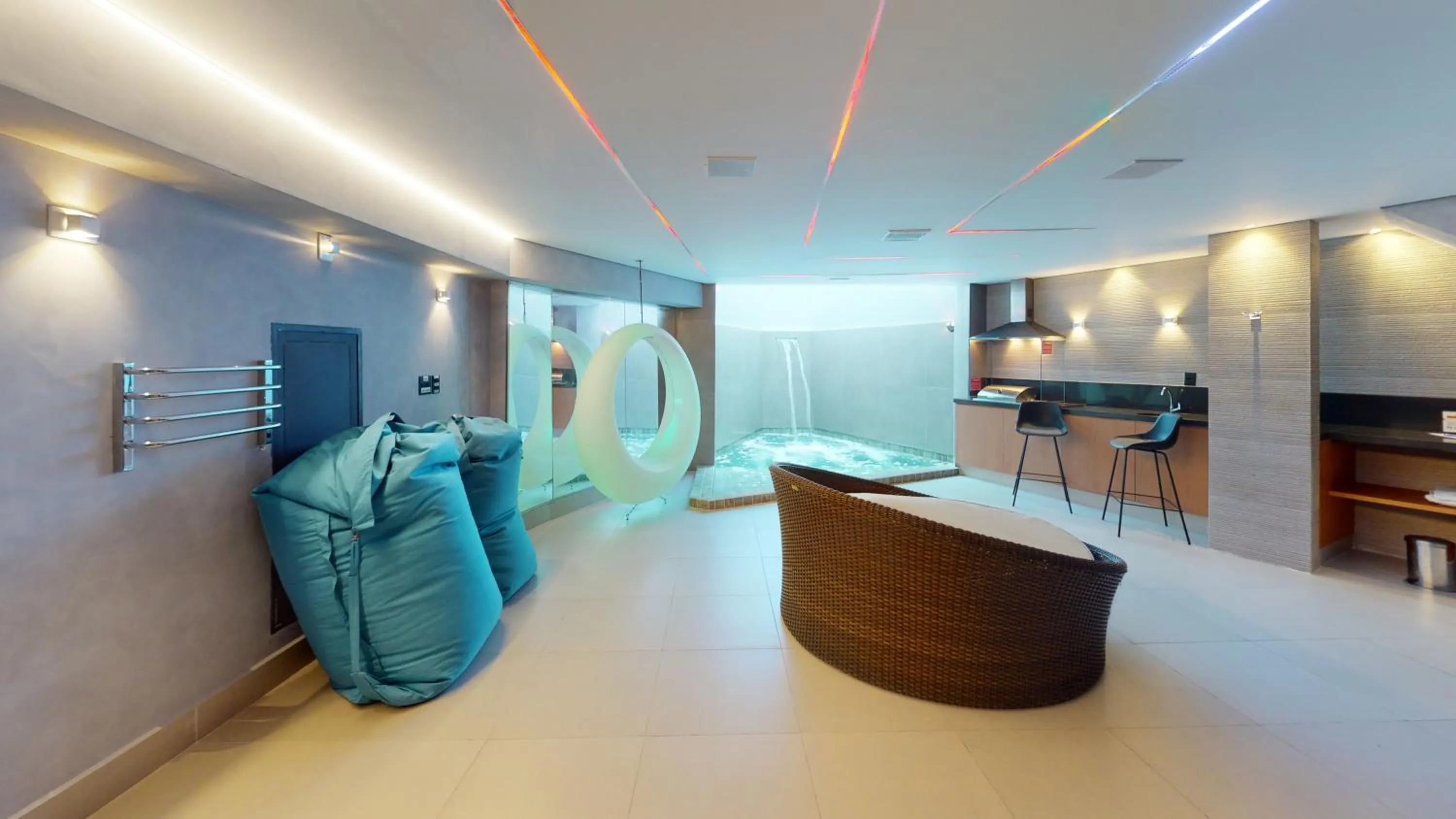 Swimming pool in Motel DUBAI BH