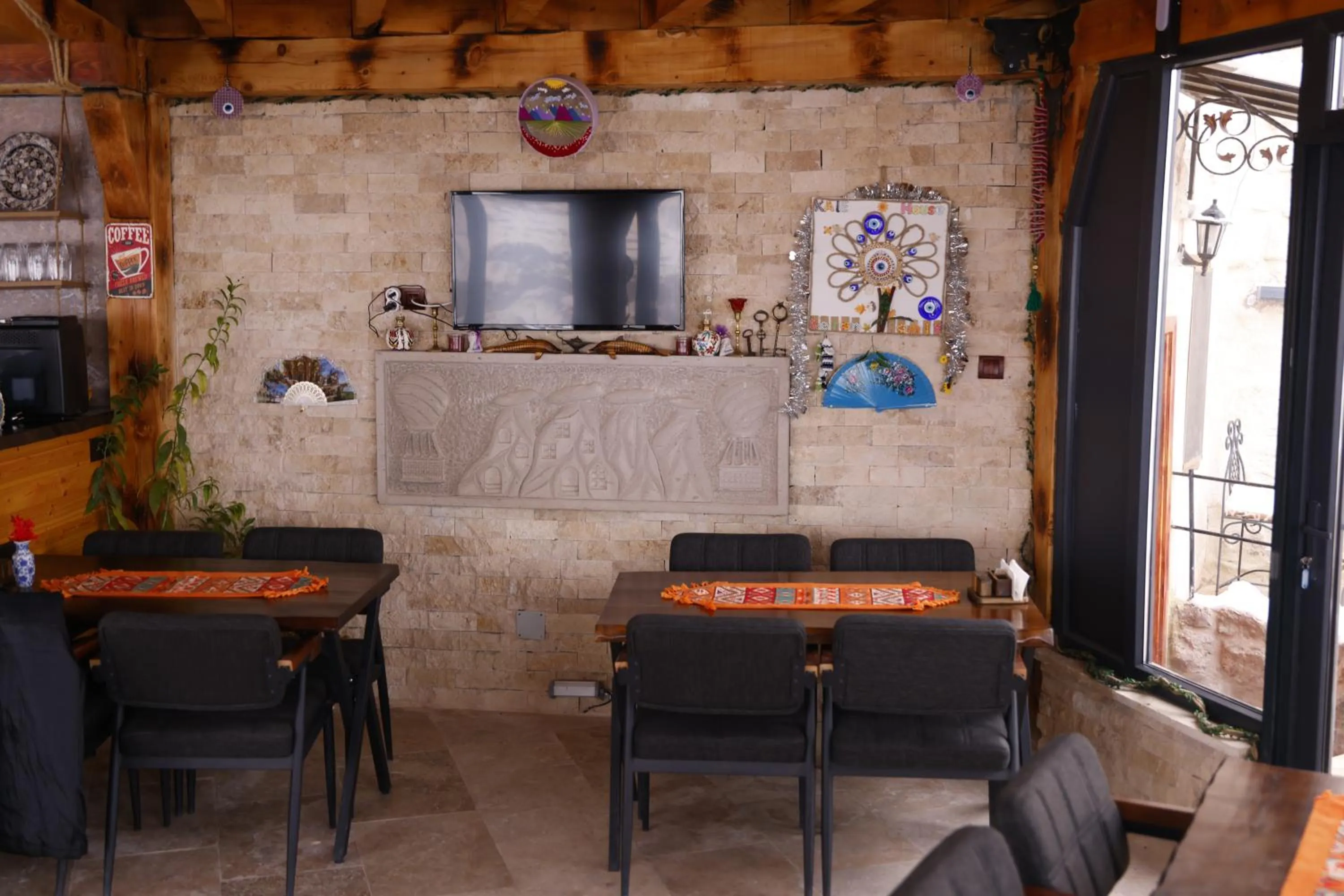 Seating area in Kale House Nar