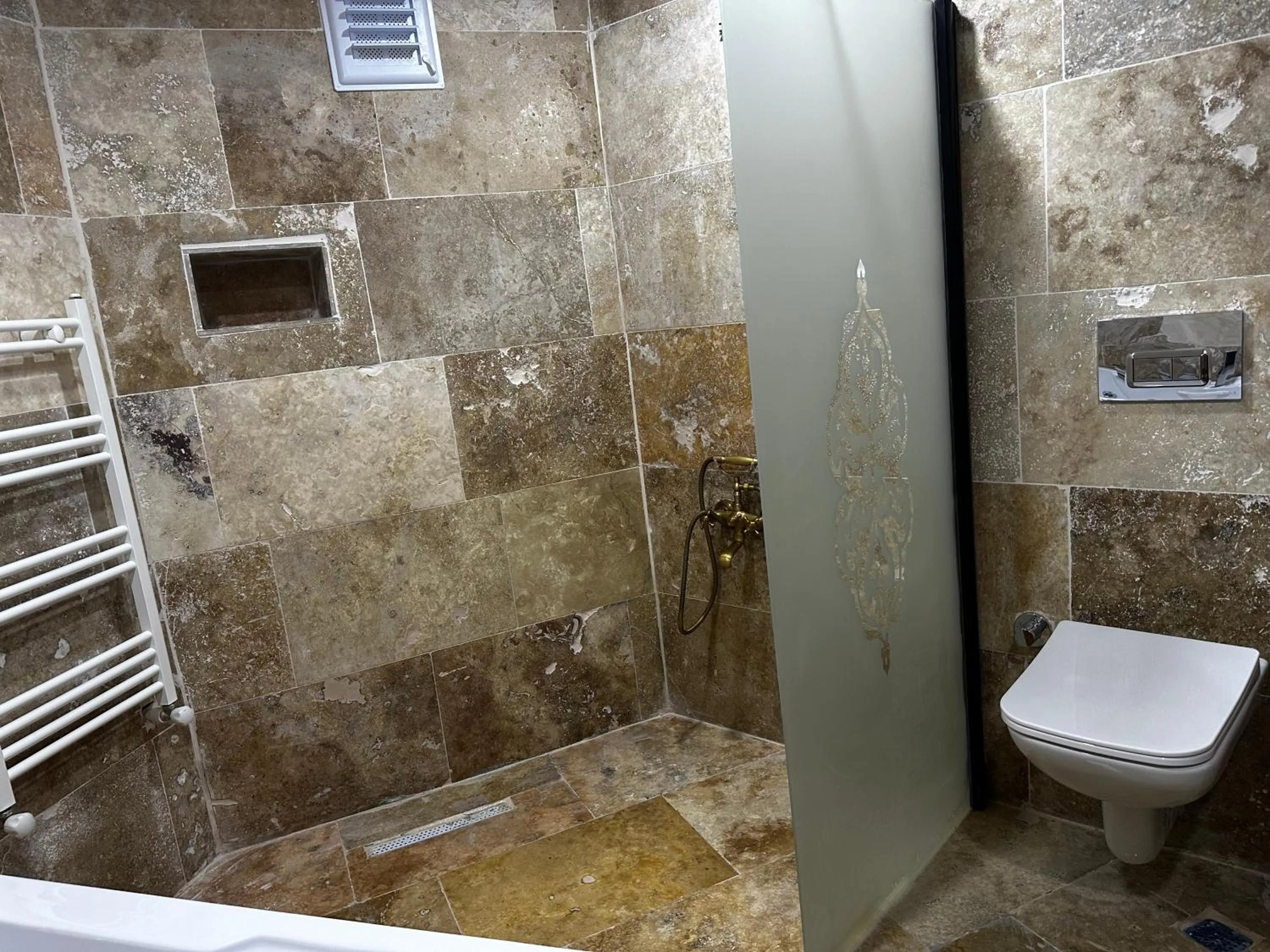 Shower in Kale House Nar