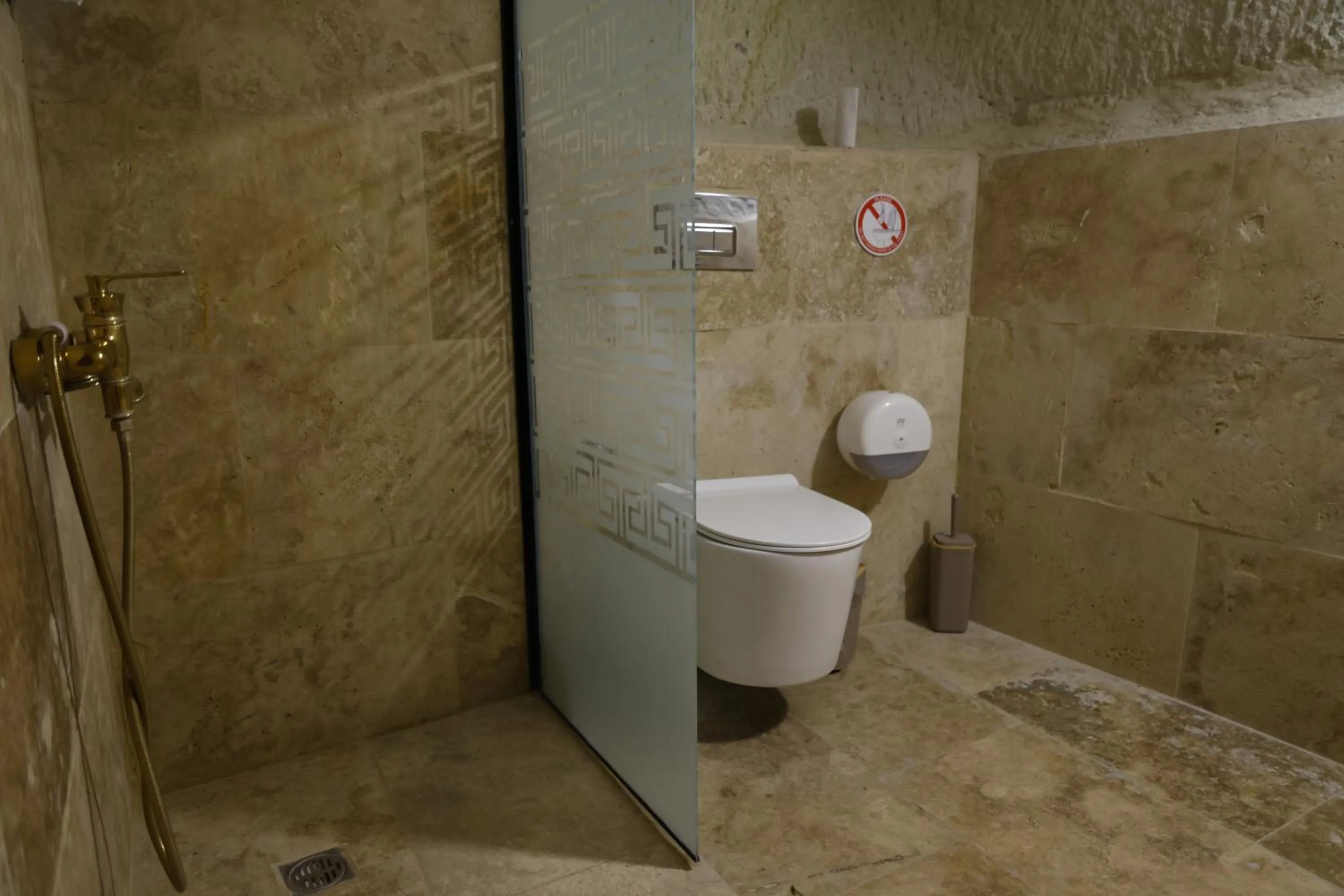 Shower in Kale House Nar