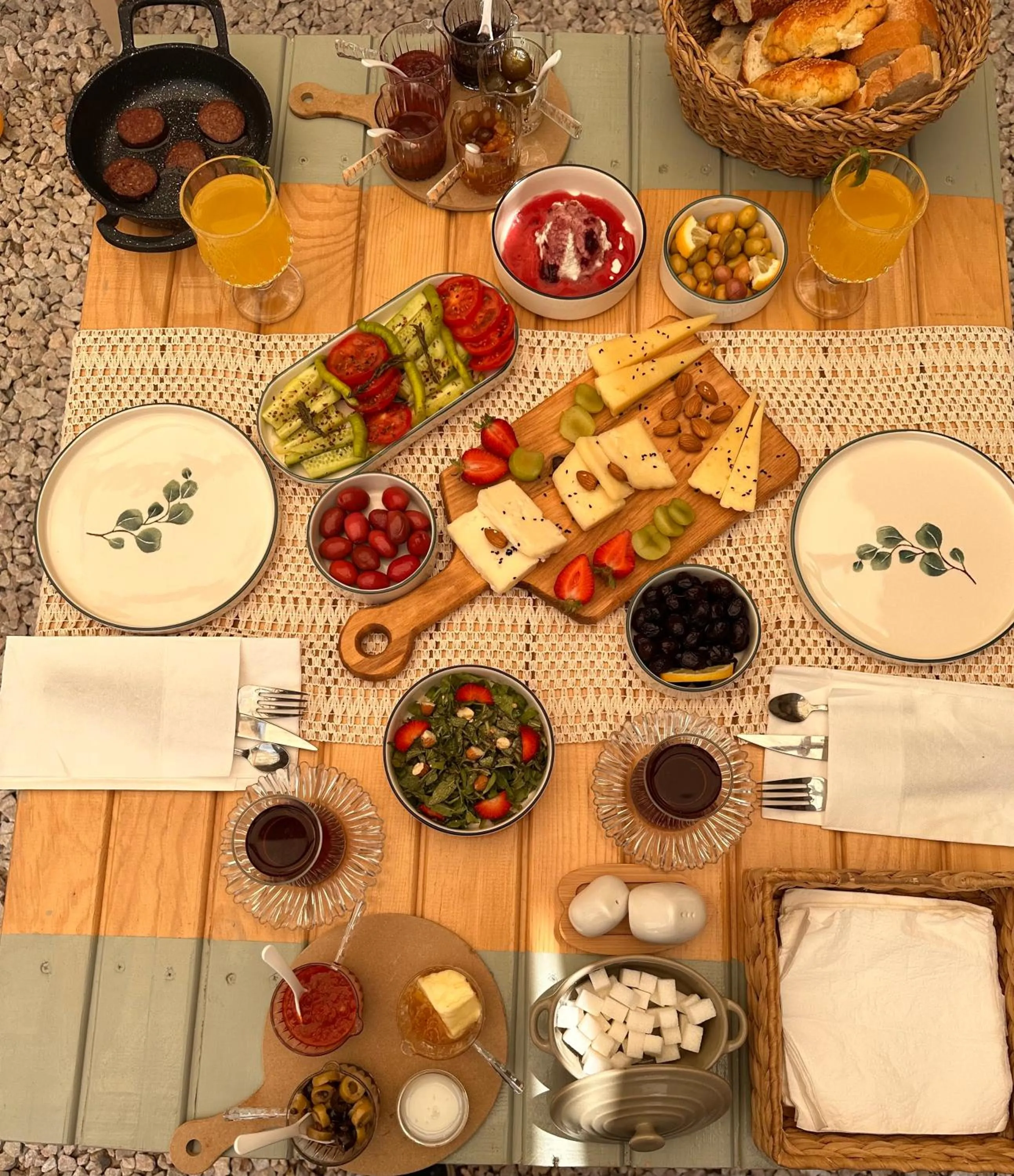 Restaurant/places to eat in Hanole Guest House