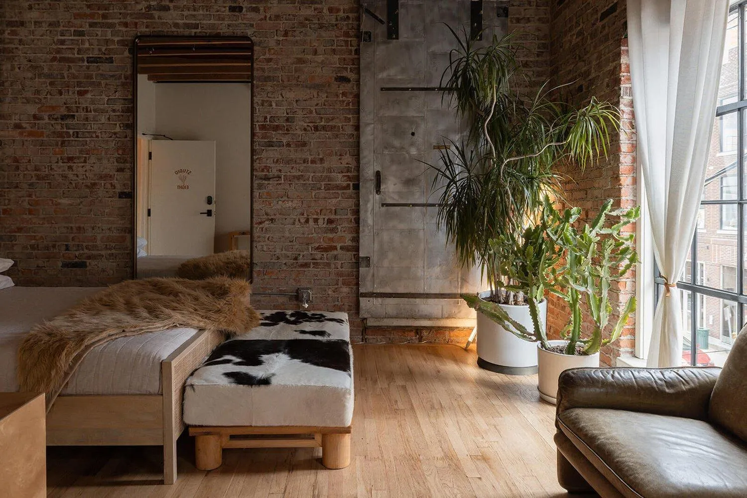 Bed in Hotel No-Vacancy