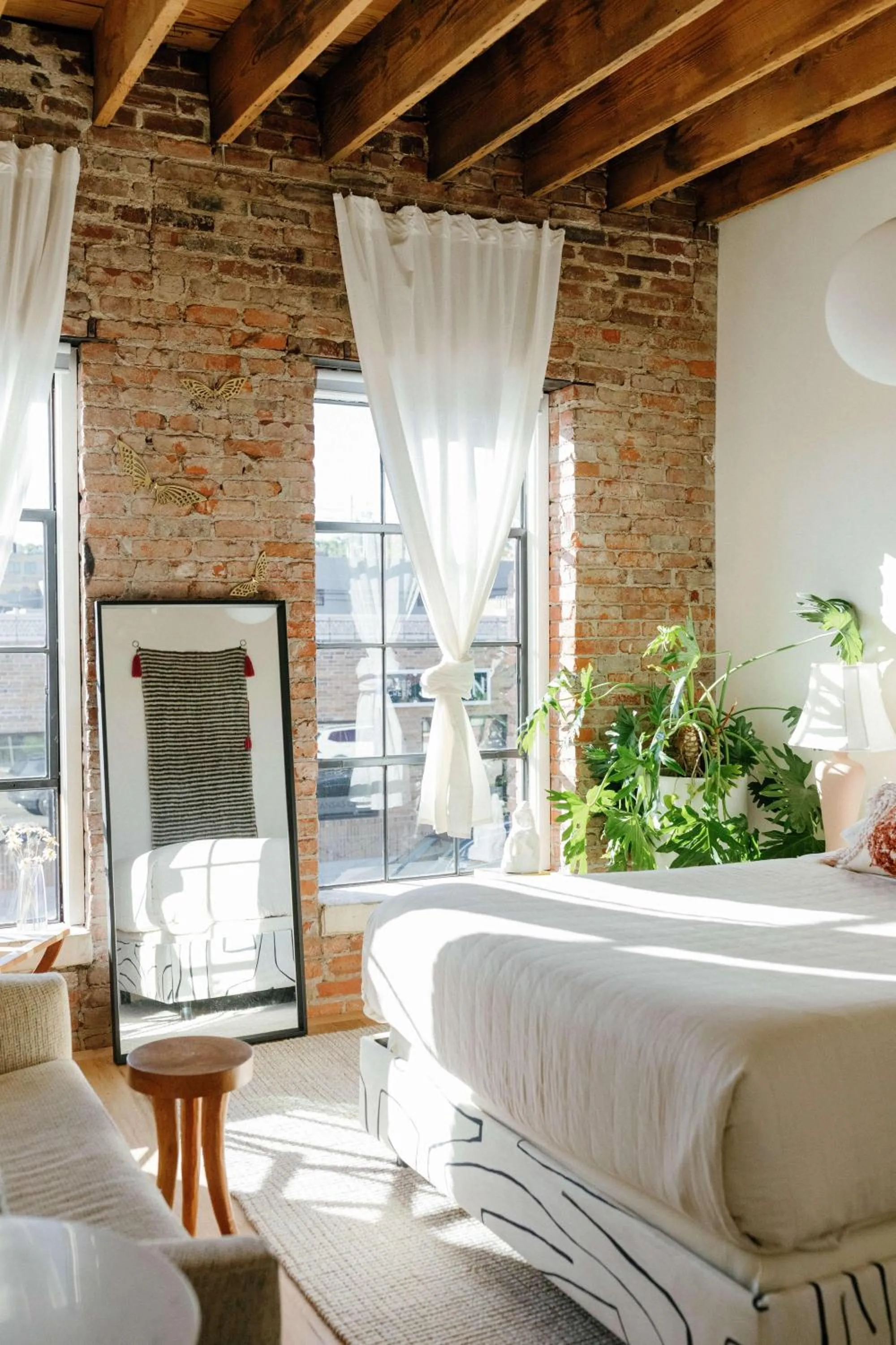 Bed in Hotel No-Vacancy