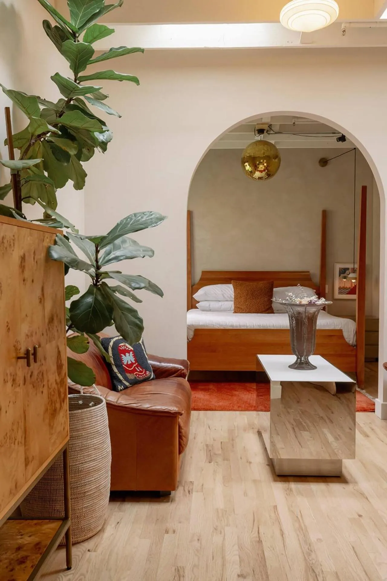 Bed in Hotel No-Vacancy