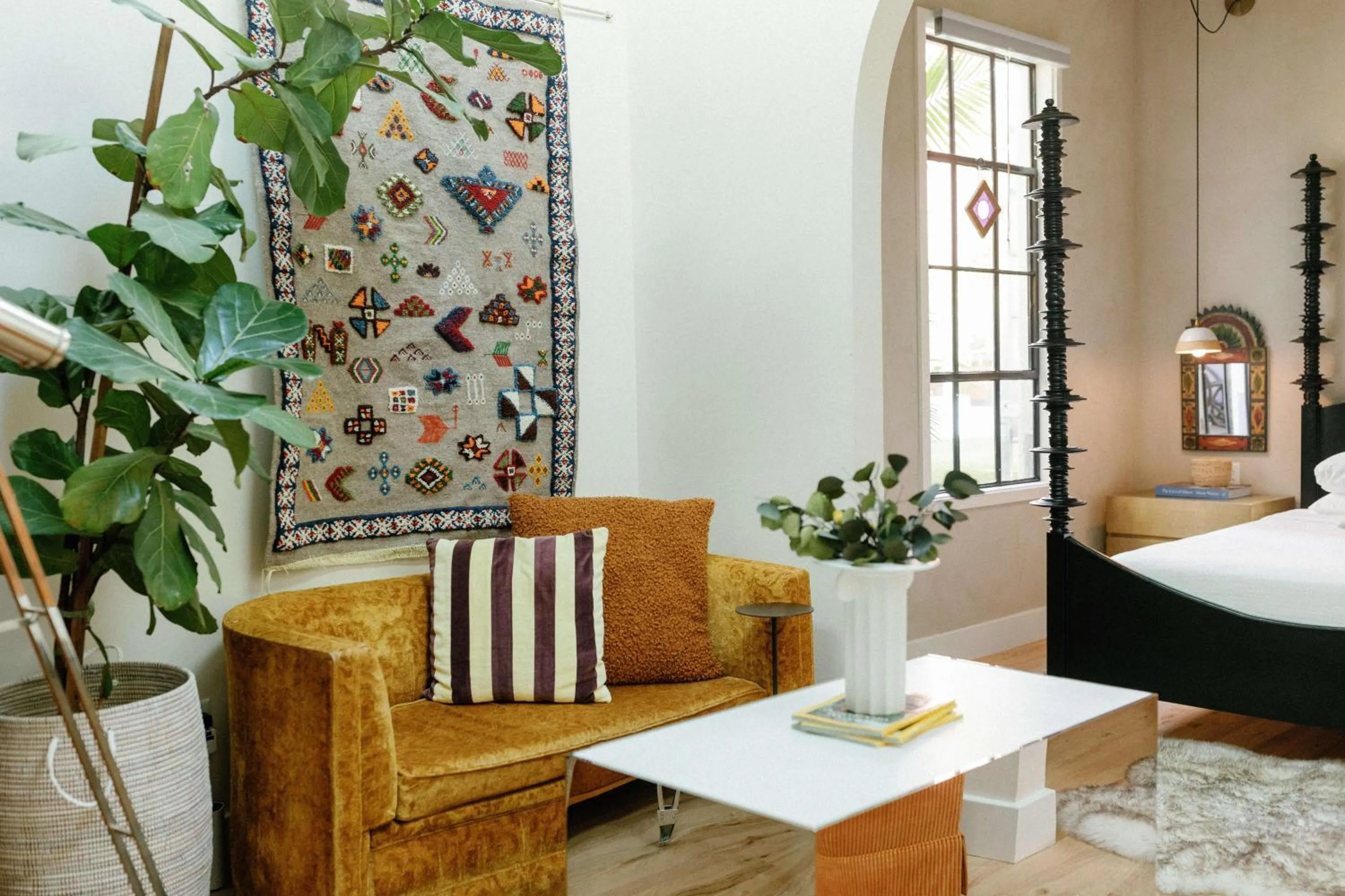 Bed in Hotel No-Vacancy