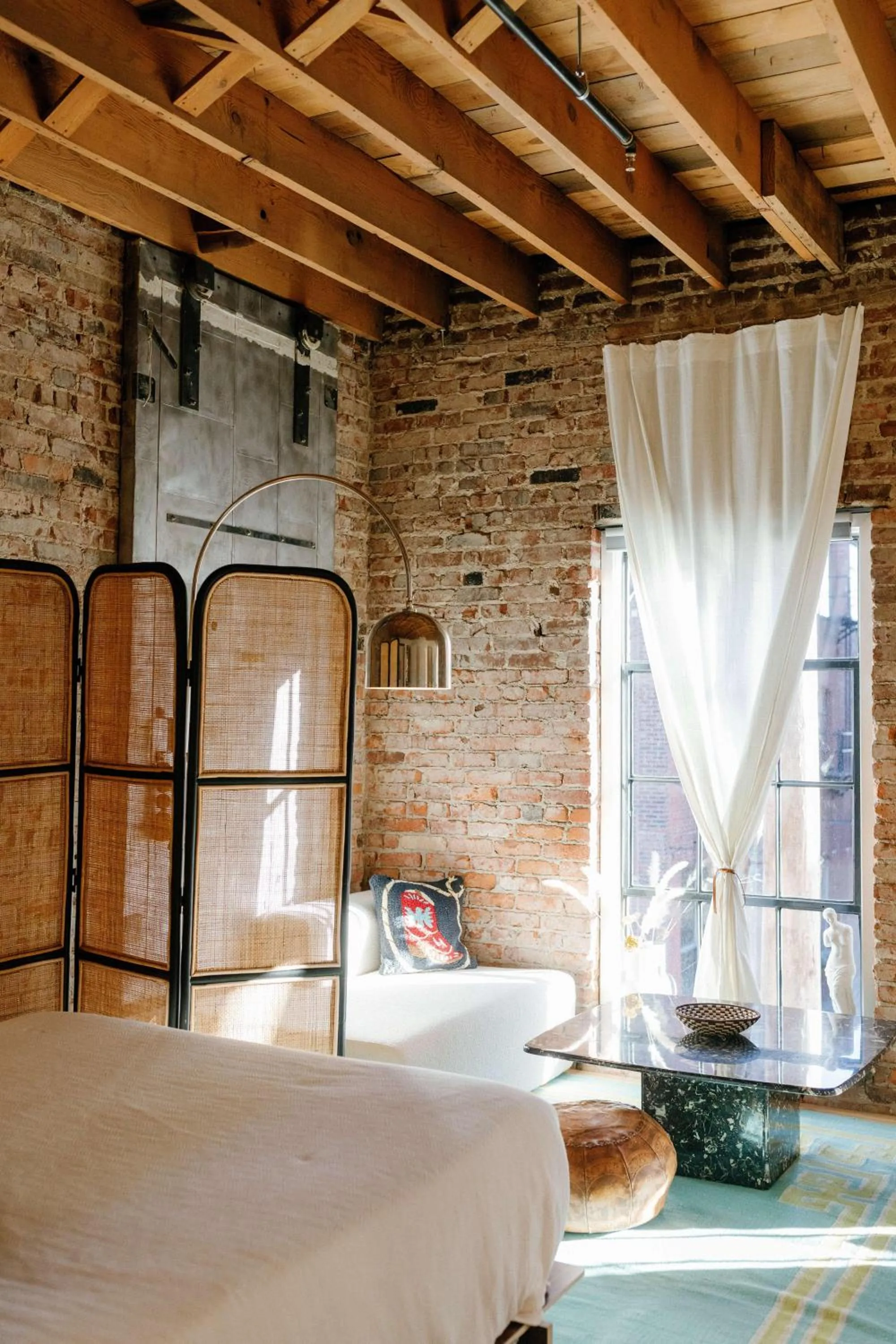 Bed in Hotel No-Vacancy