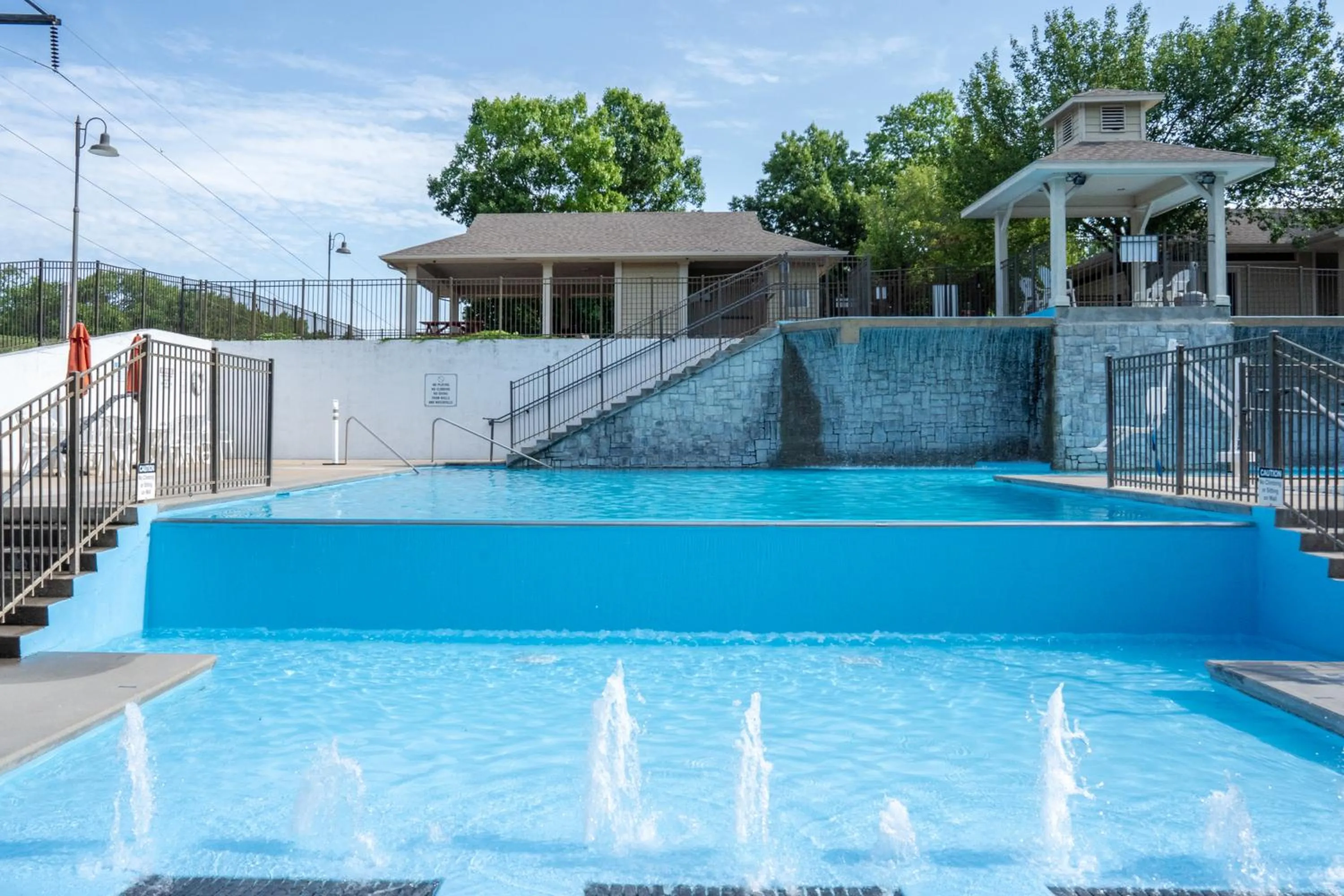 Swimming pool in StoneBridge Village Resort