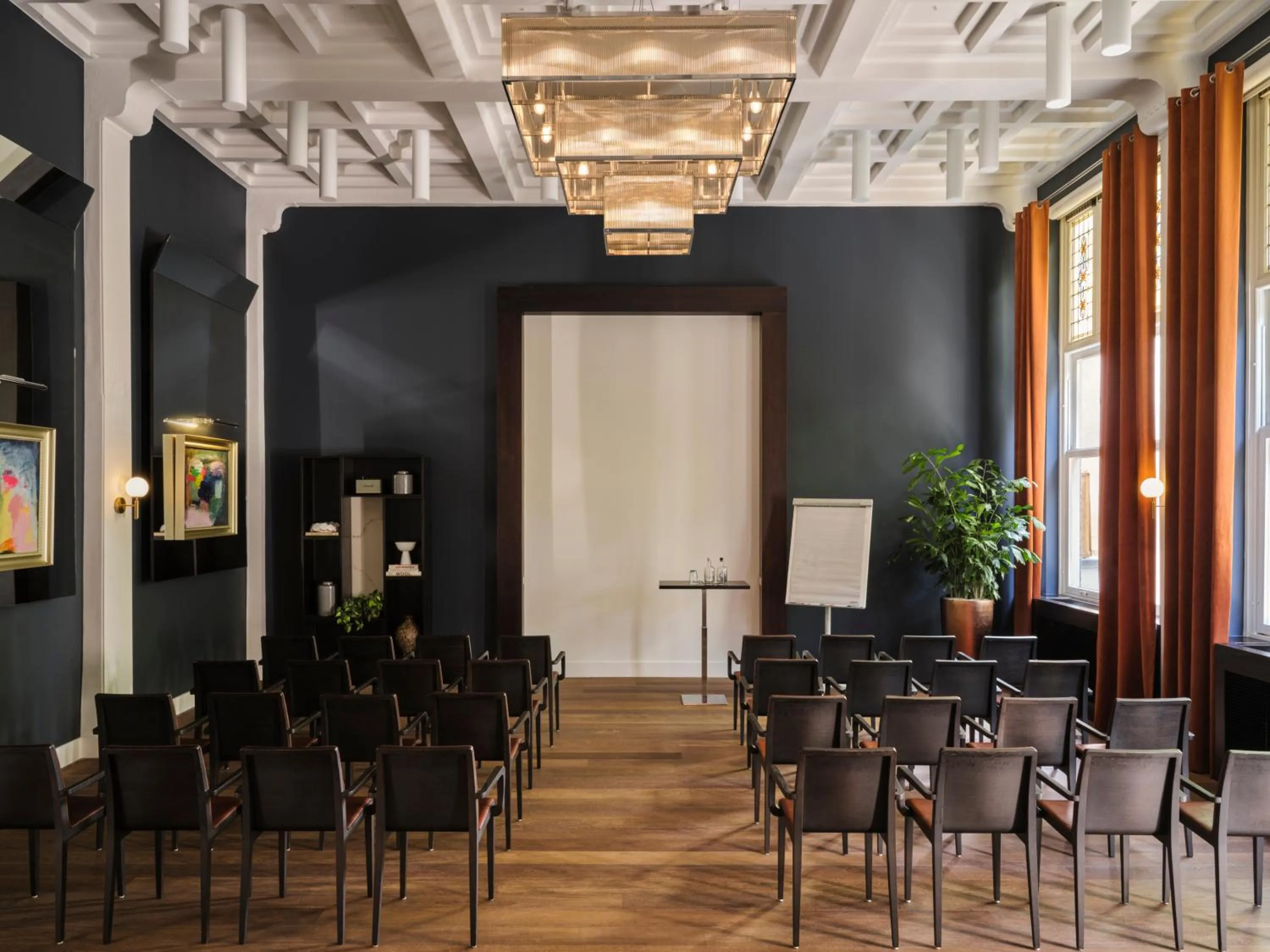 Meeting/conference room in Park Centraal Den Haag, part of Sircle Collection