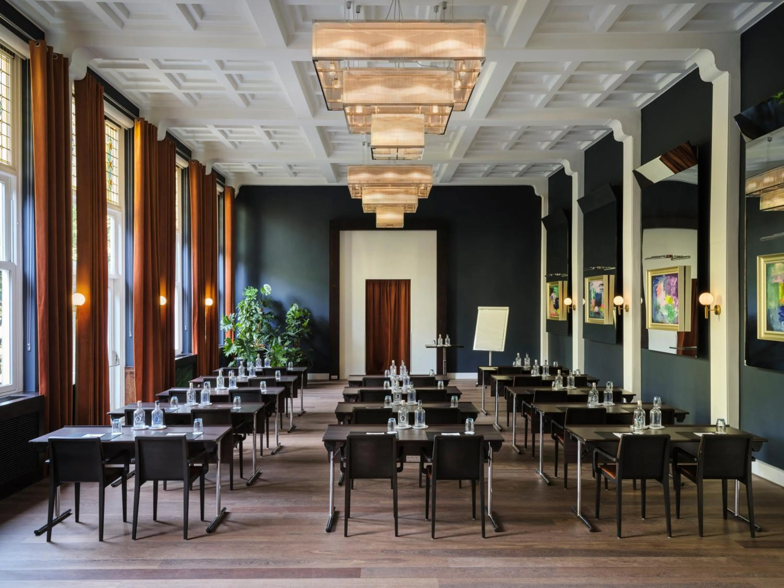 Meeting/conference room in Park Centraal Den Haag, part of Sircle Collection