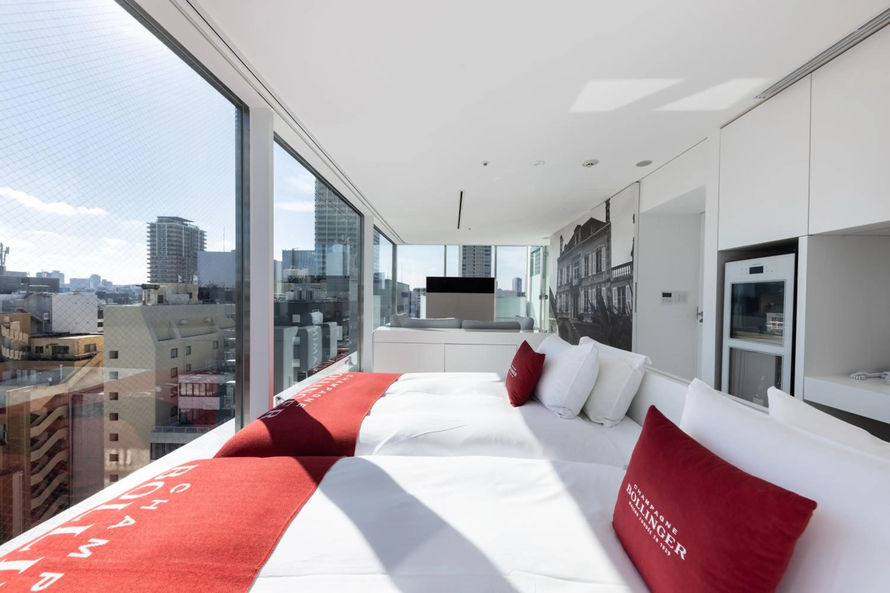 Photo of the whole room in CUVEE J2 HOTEL OSAKA by Onko Chishin