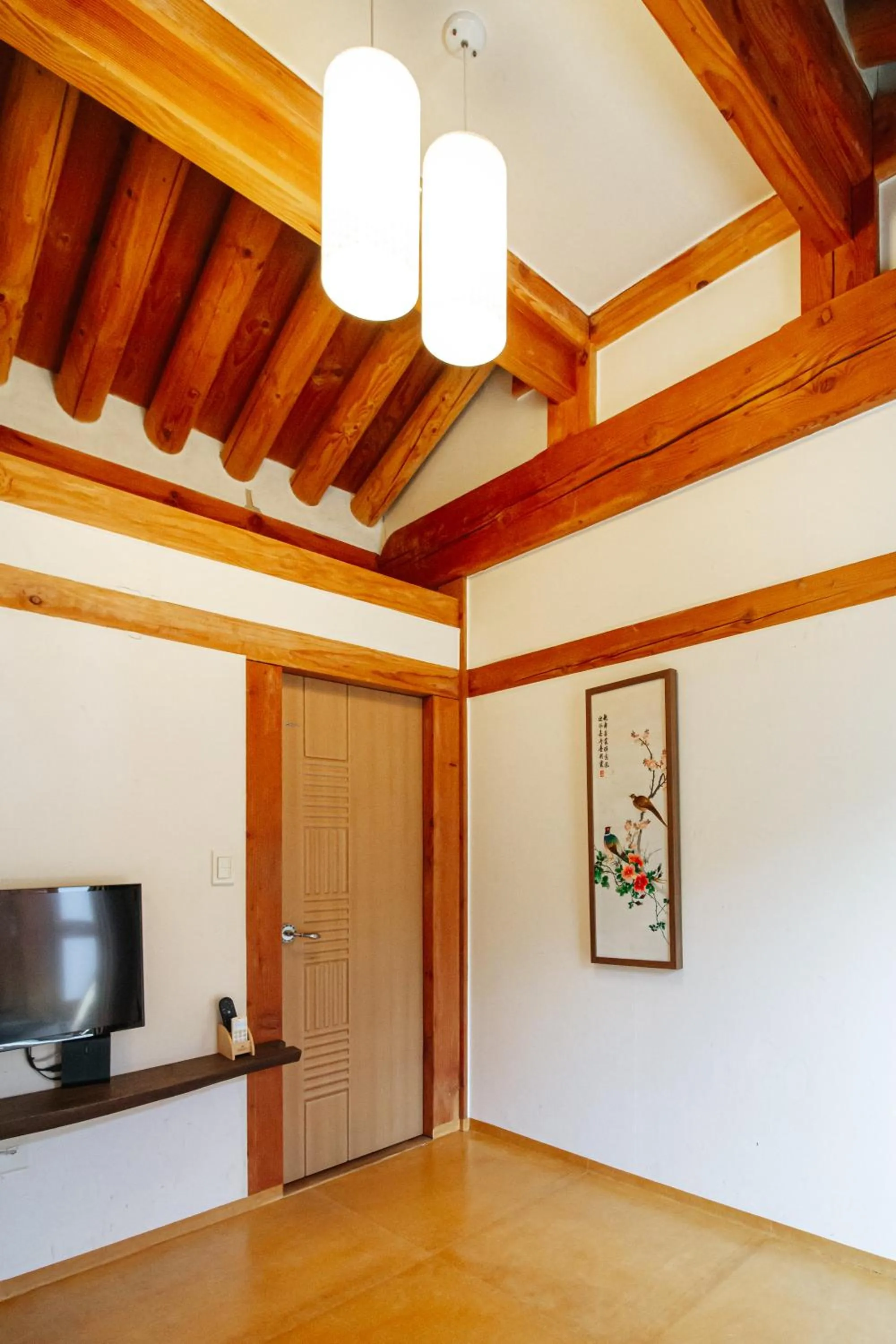 TV and multimedia in Jeonju Hanok village Deoksugung