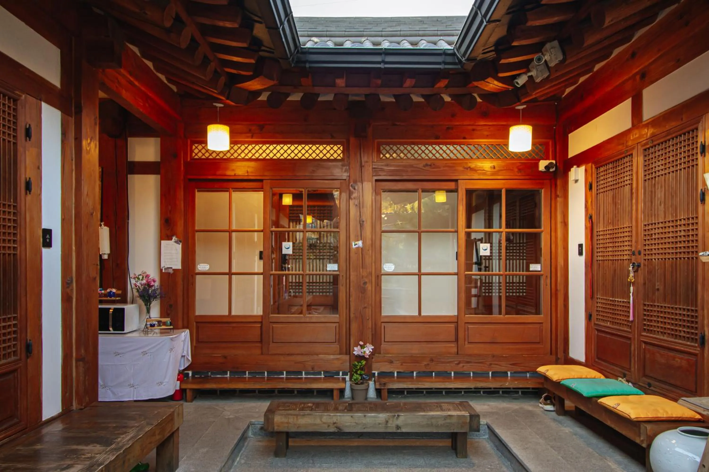 Day in Jeonju Hanok village Deoksugung