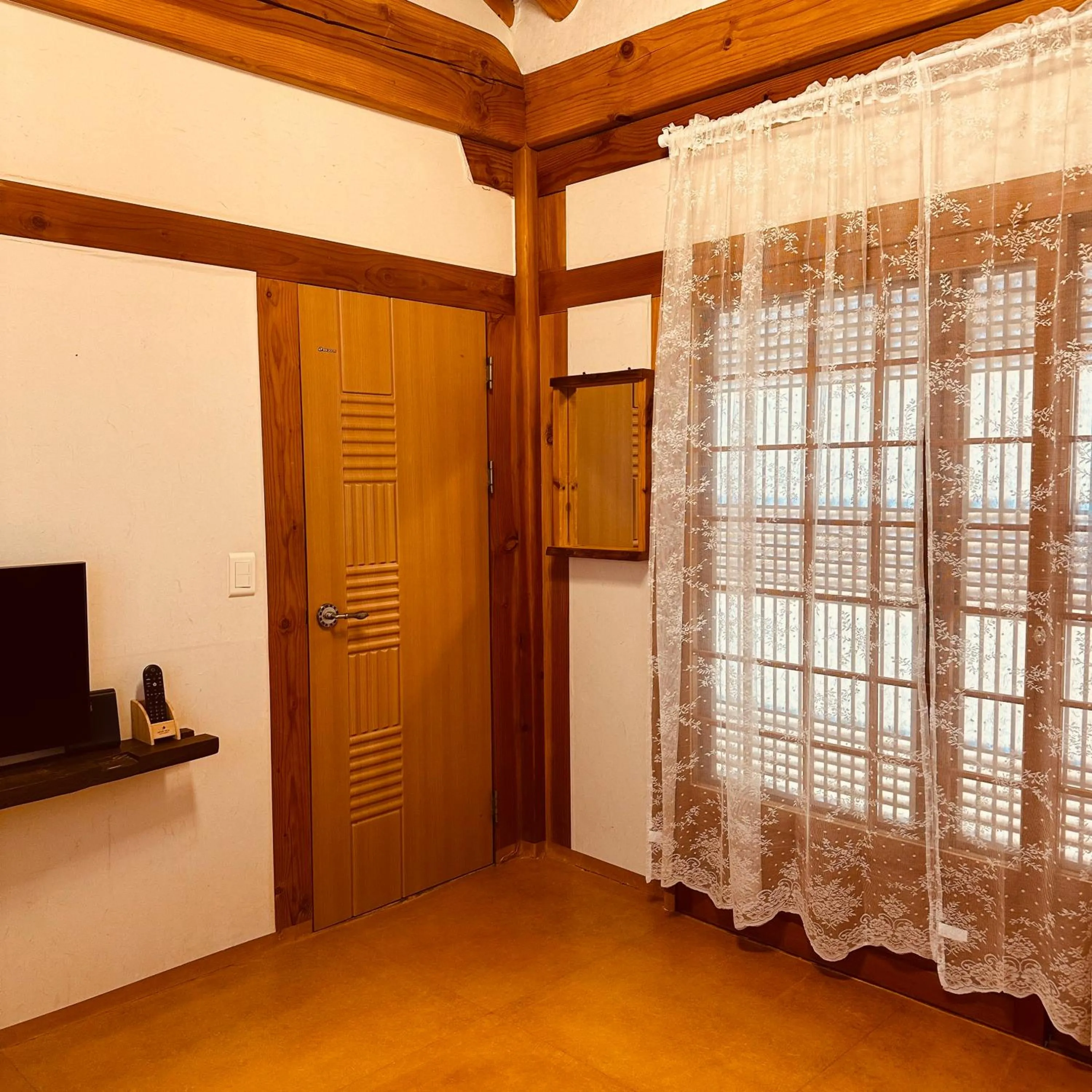 TV and multimedia in Jeonju Hanok village Deoksugung