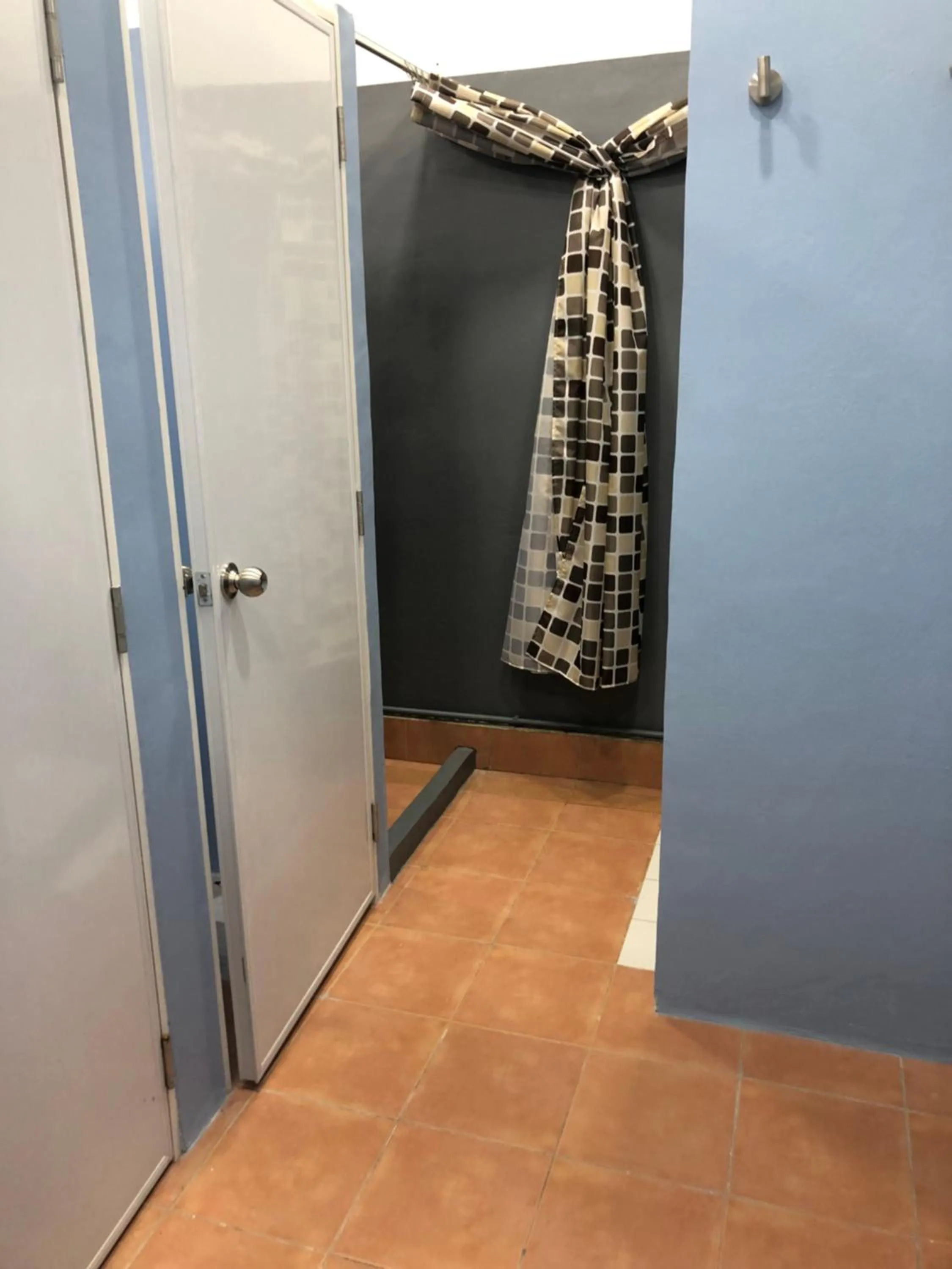 Shower in Aloft Hotel and Hostel Pattaya