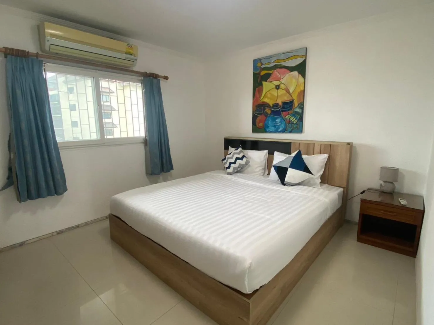 Bed in Aloft Hotel and Hostel Pattaya