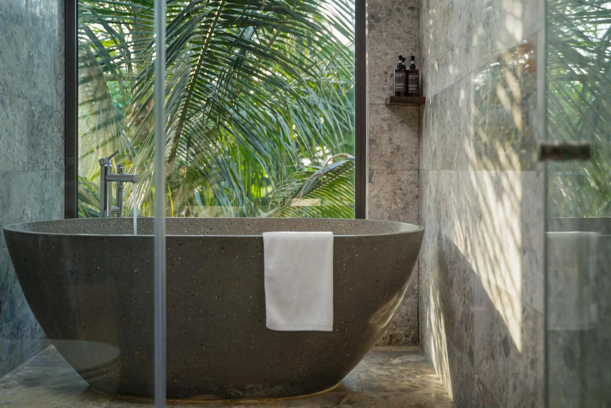 Bathroom in Coco Island Resort Ninh Binh