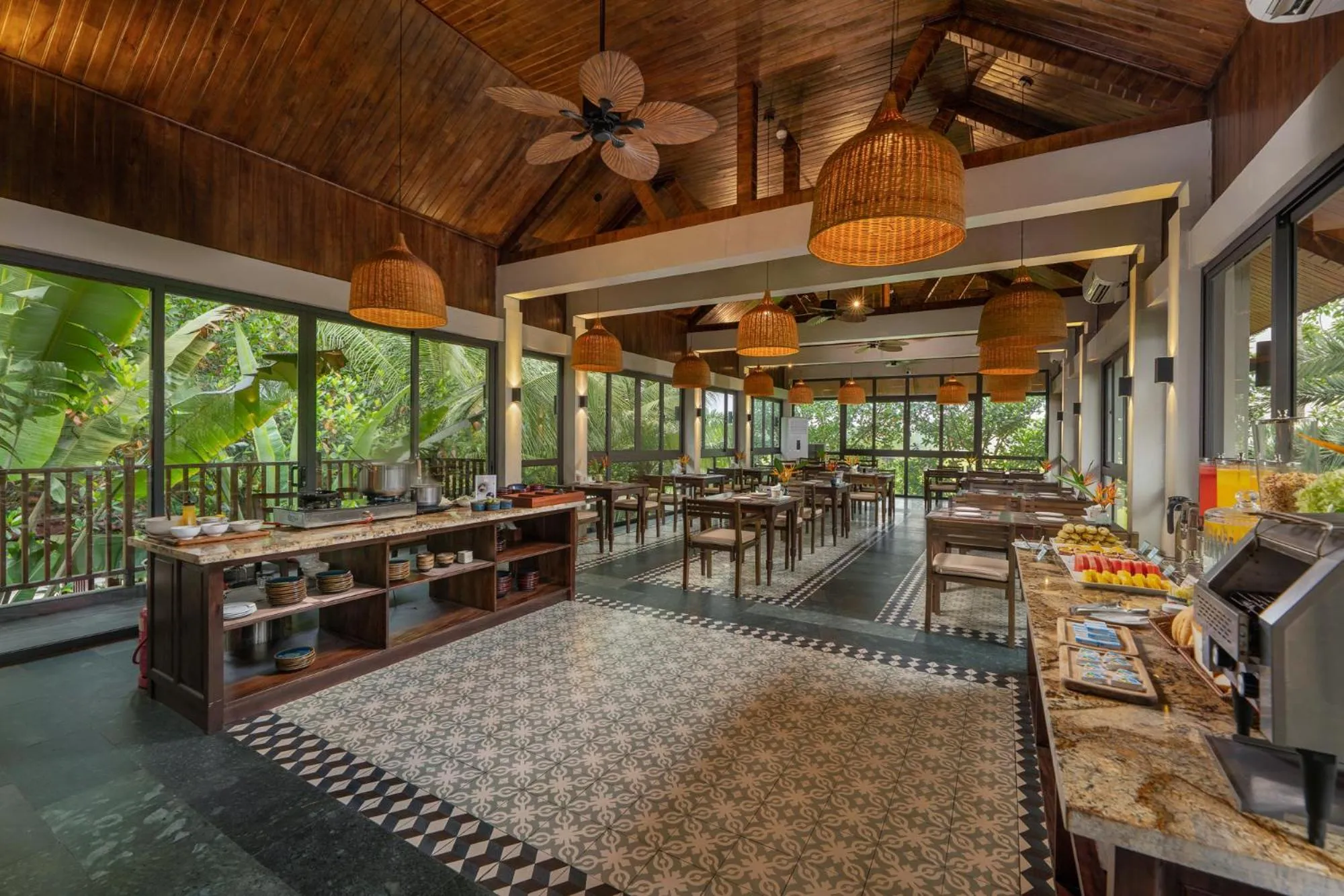 Restaurant/places to eat in Coco Island Resort Ninh Binh